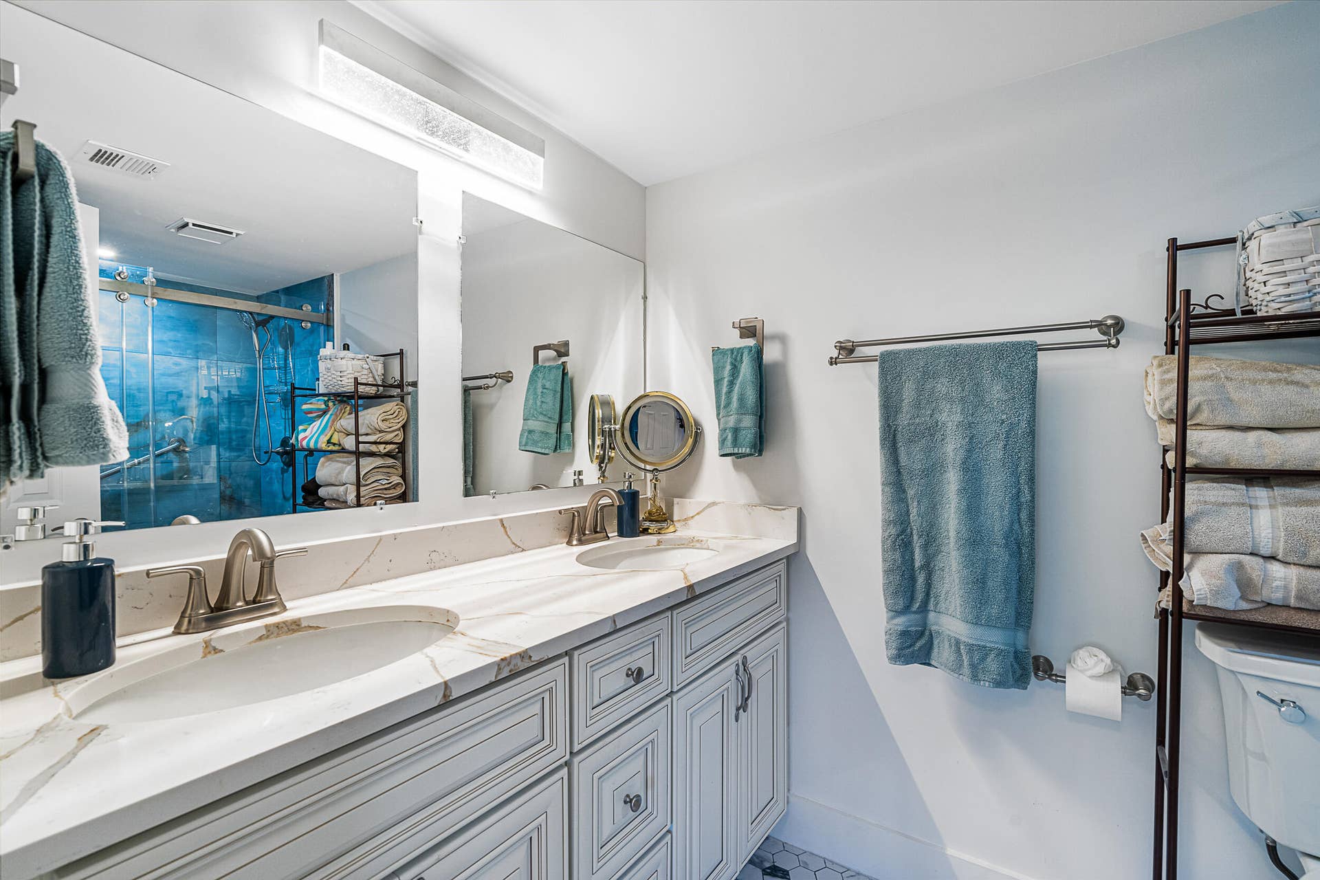 1537 E Hillsboro Boulevard, #243, Deerfield Beach, FL 33441 Primary Bathroom