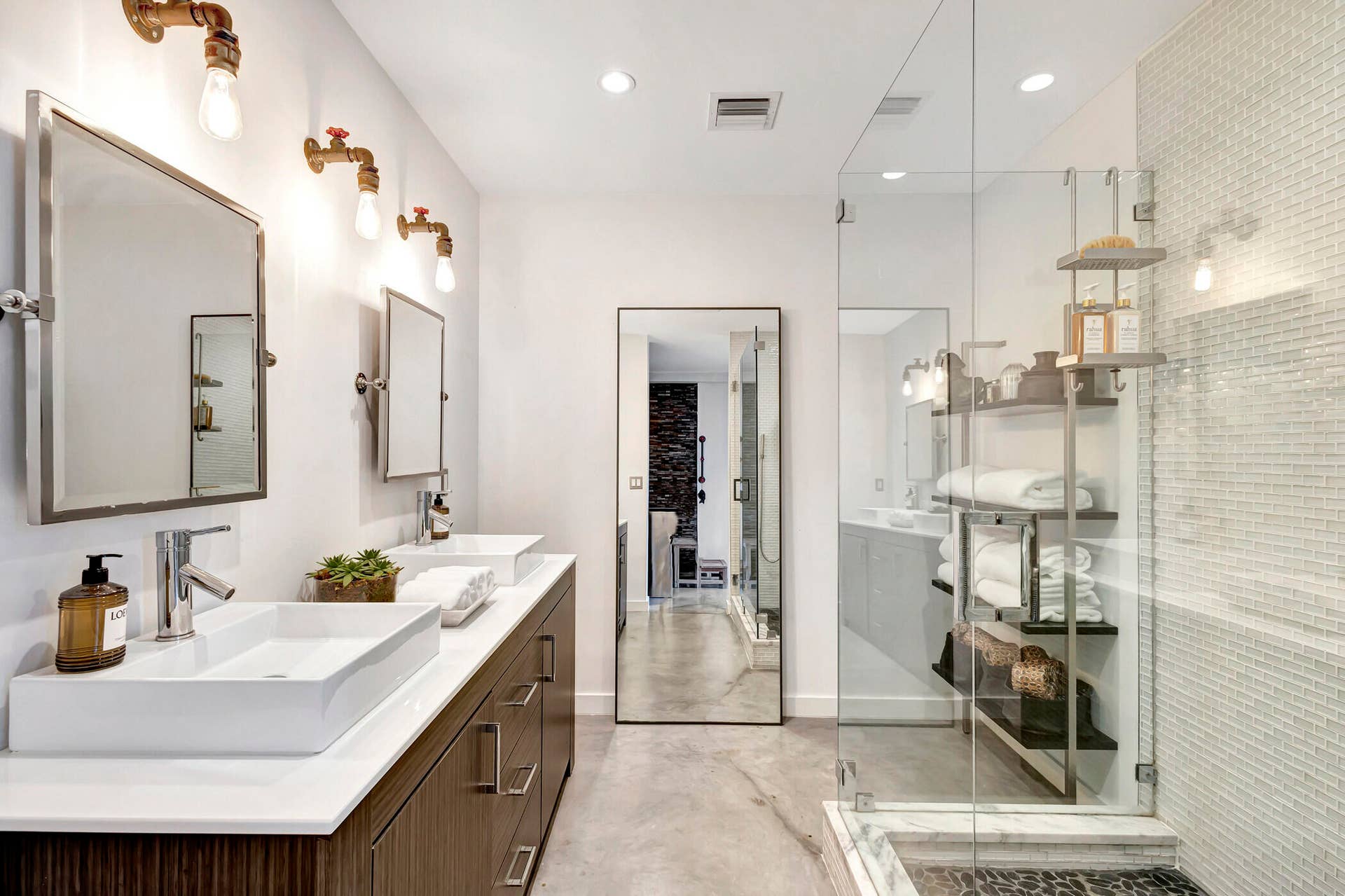 2275 S Ocean Boulevard, #305n and C11, Palm Beach, FL 33480 Primary bath