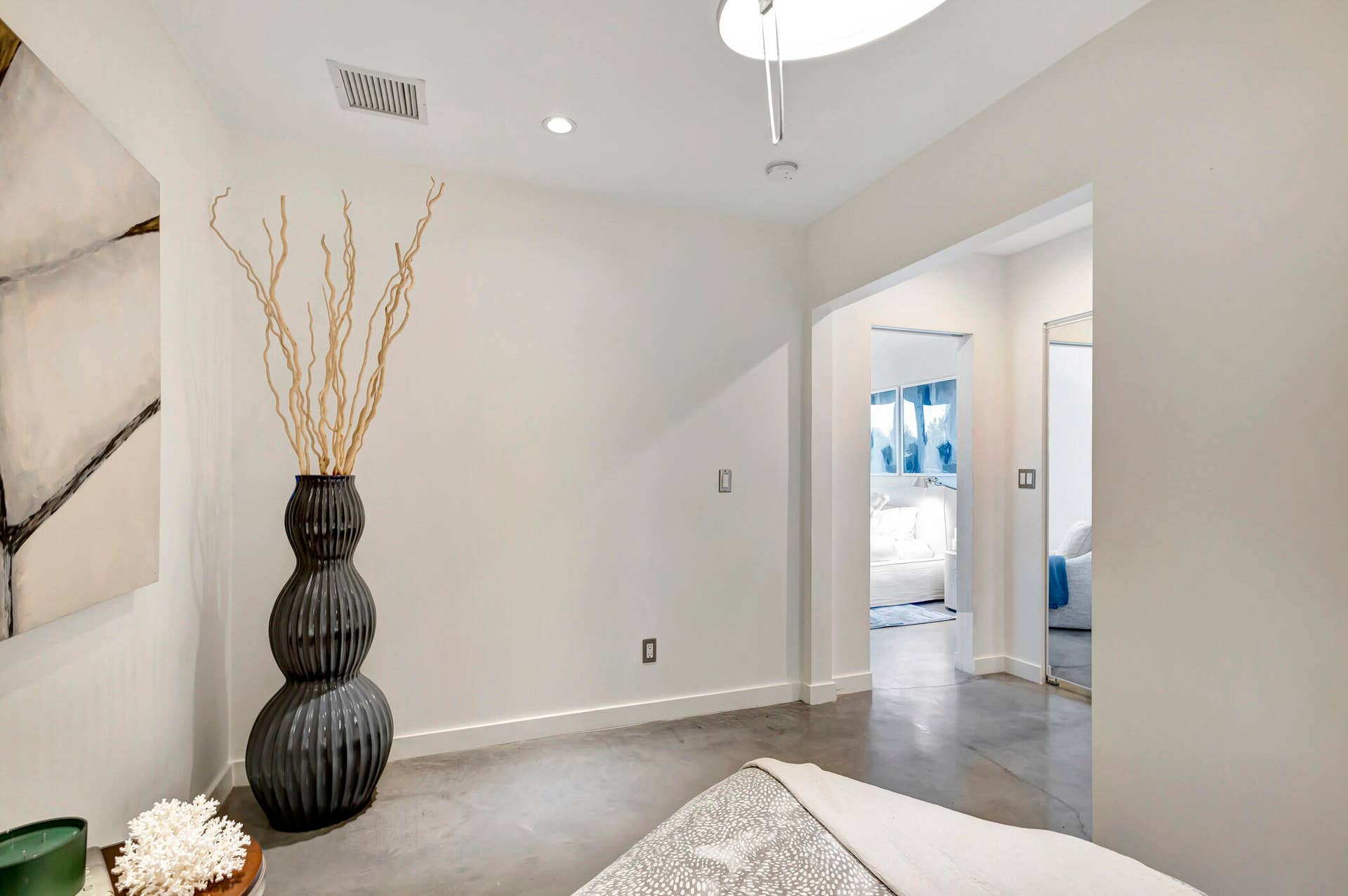2275 S Ocean Boulevard, #305n and C11, Palm Beach, FL 33480 Bonus room perfect for office or media room