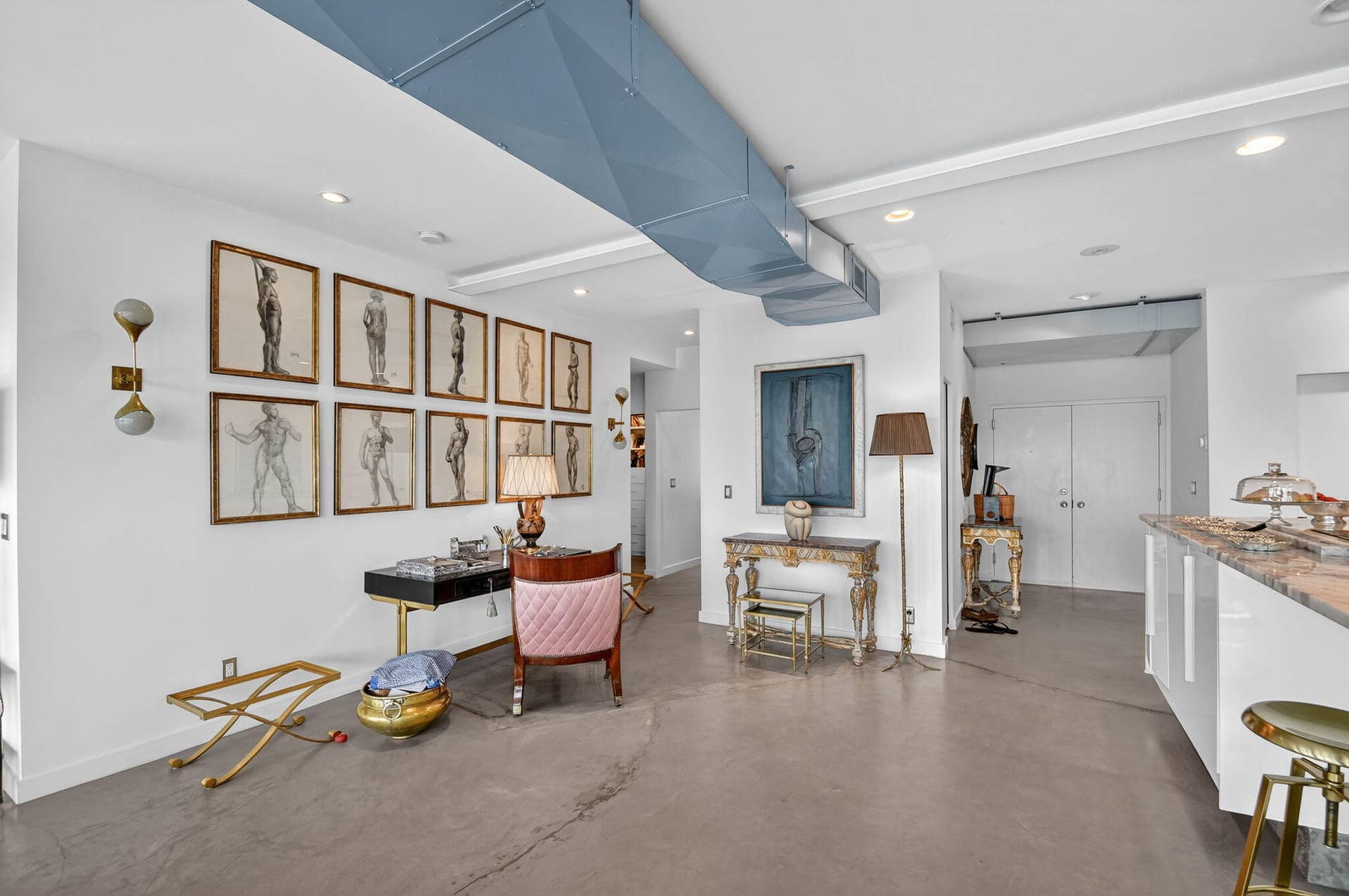 2275 S Ocean Boulevard, #305n and C11, Palm Beach, FL 33480 Open floor plan feels spacious