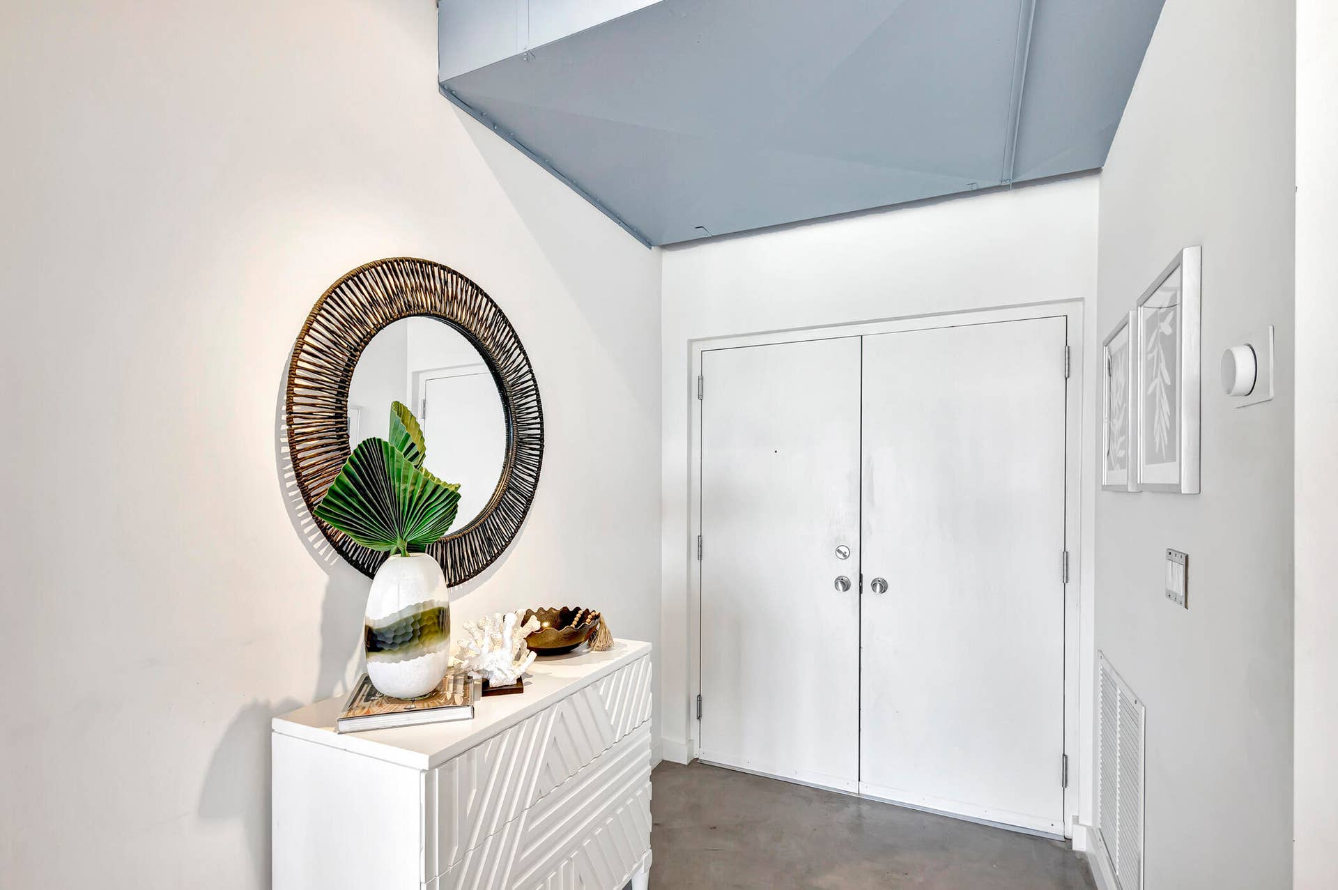 2275 S Ocean Boulevard, #305n and C11, Palm Beach, FL 33480 Foyer with double door entry