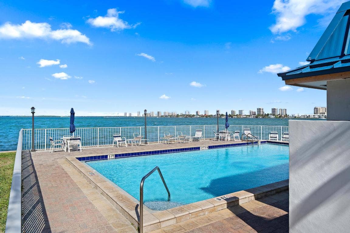 400 Wilma Circle, #309, Riviera Beach, Riviera Beach, FL 33404