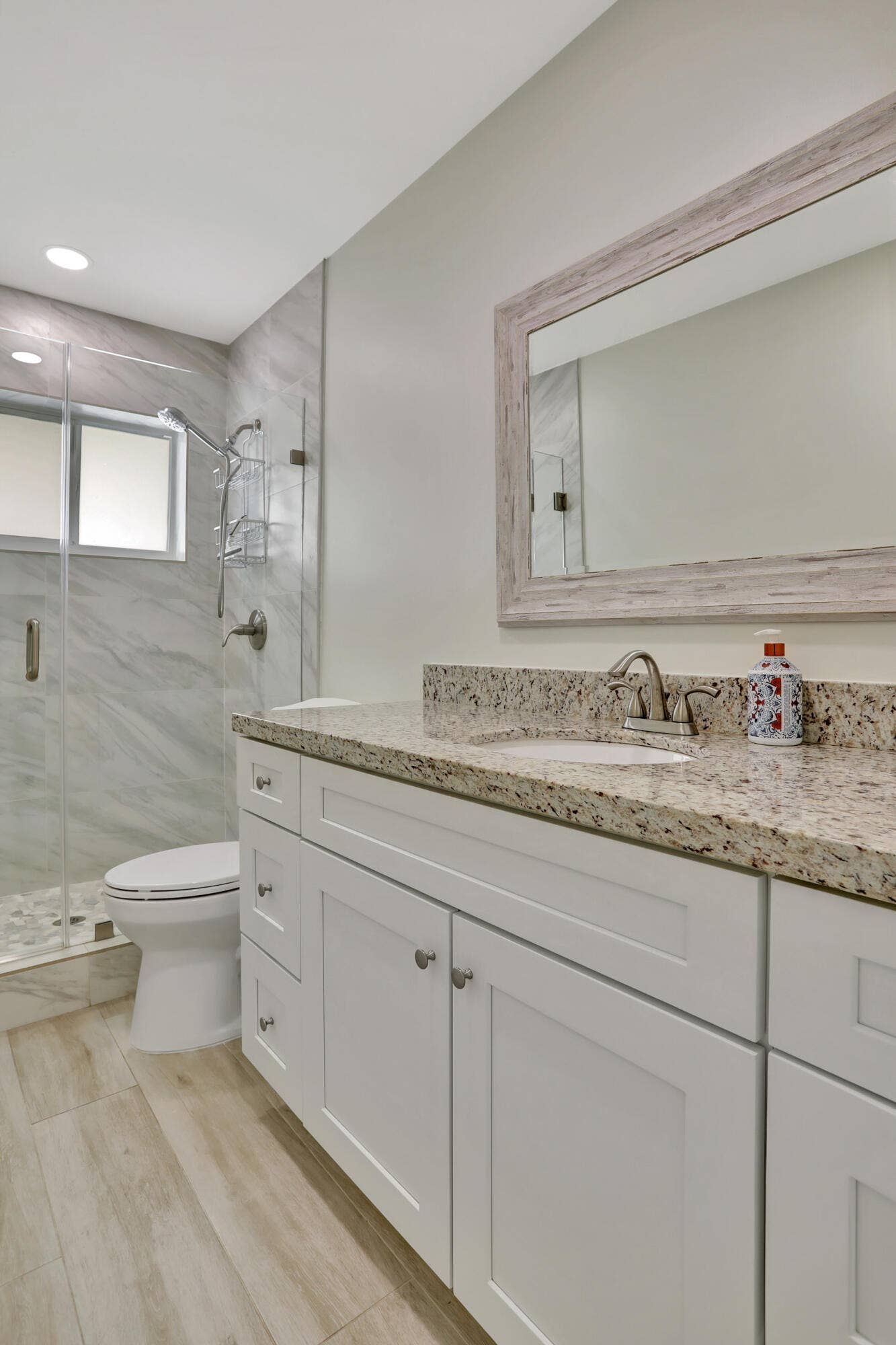421 SE 5 Terrace, Pompano Beach, FL 33060 Same bathroom