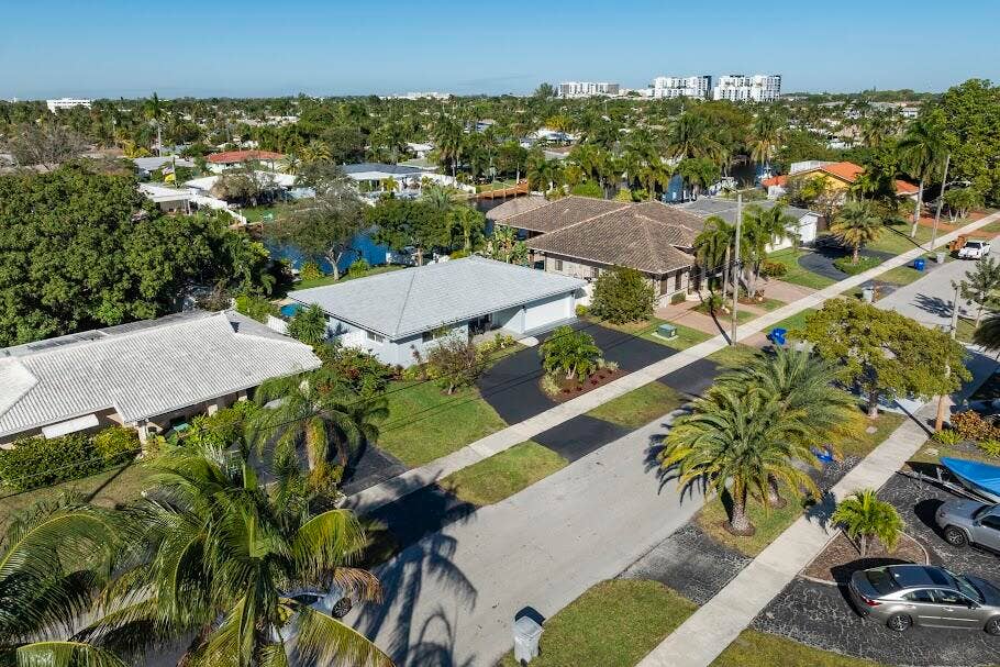 421 SE 5 Terrace, Pompano Beach, FL 33060 New Drone 1 front of house (Paul Ayala)