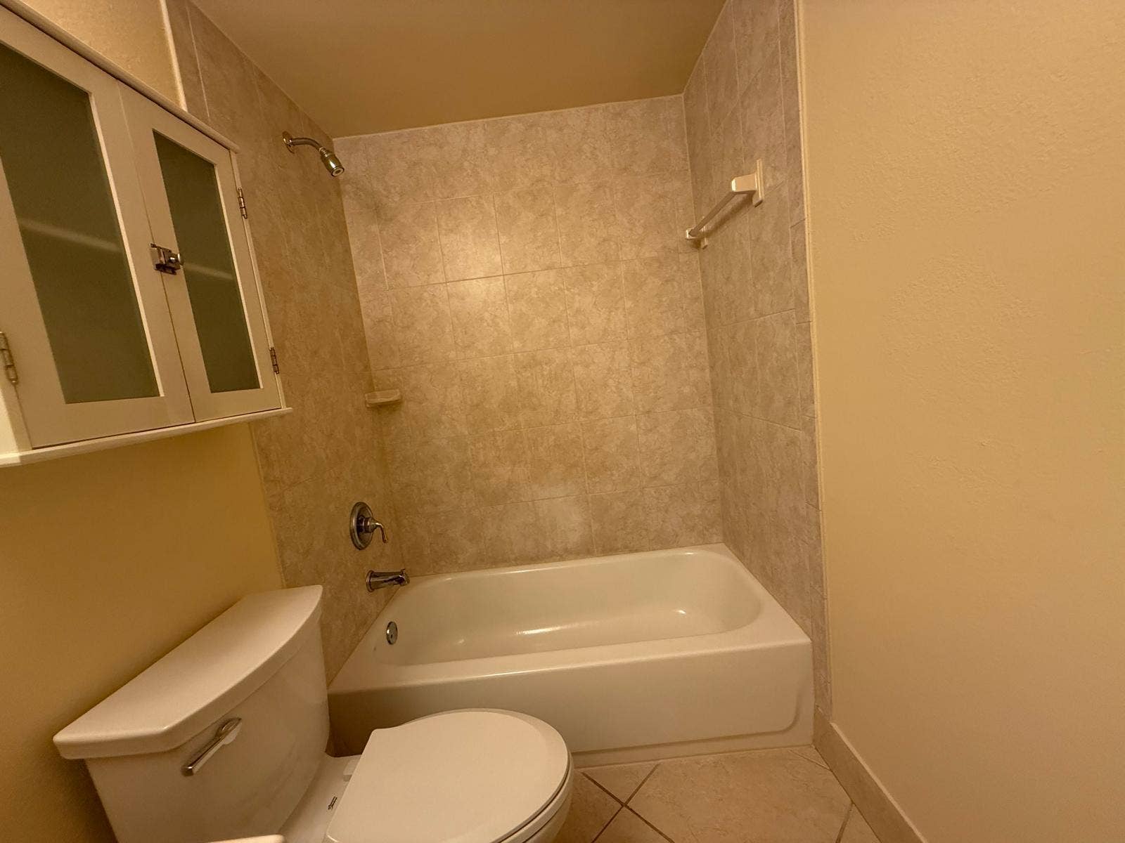 744 NE 14th Avenue, #12, Fort Lauderdale, Fort Lauderdale, FL 33304 Main bathroom tub view