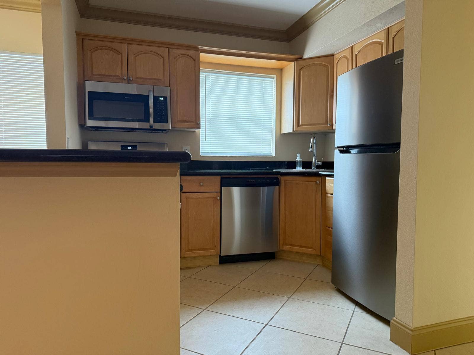 744 NE 14th Avenue, #12, Fort Lauderdale, Fort Lauderdale, FL 33304 Kitchen