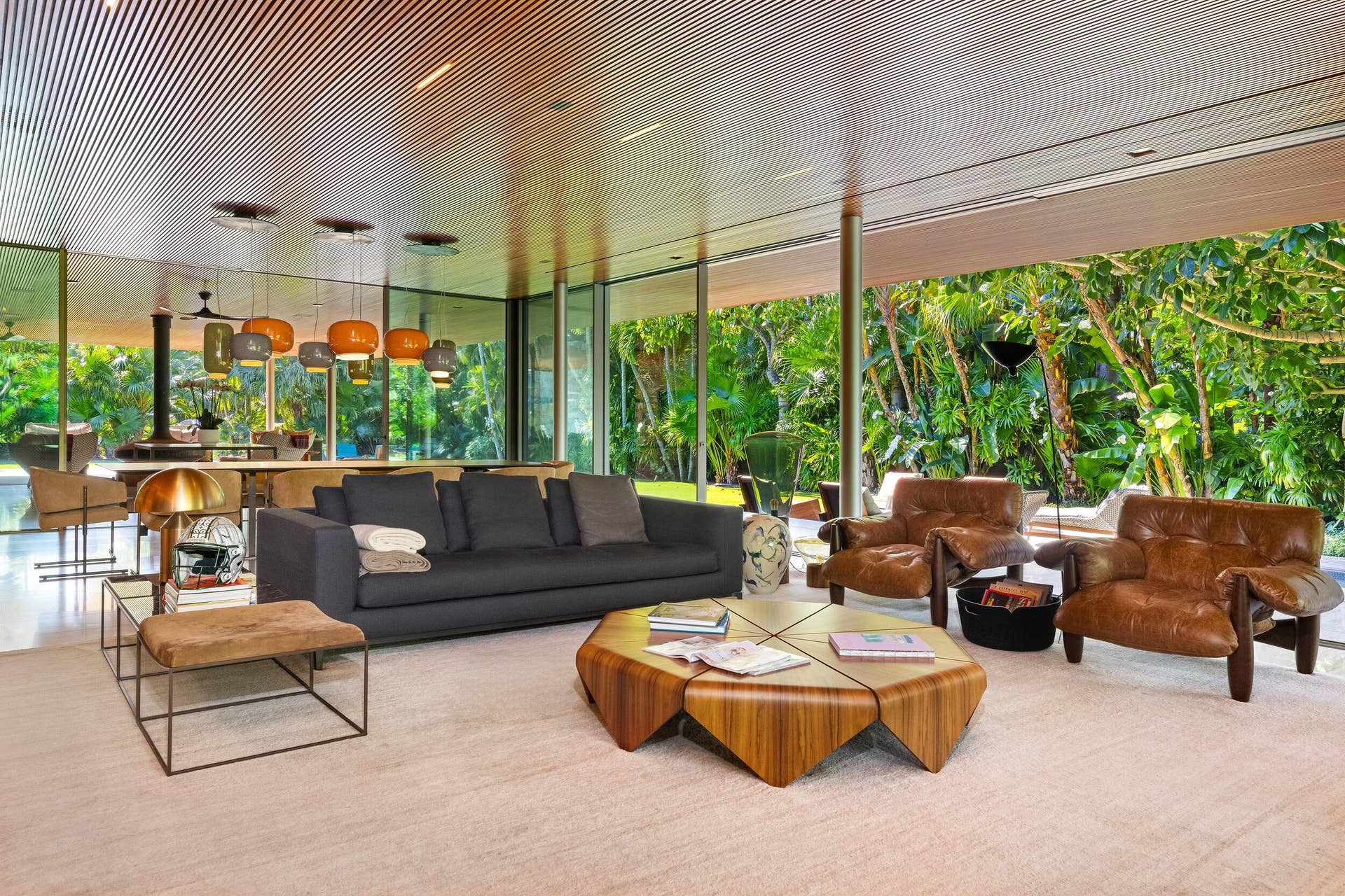 195 Via Marina, Palm Beach, FL 33480 Living Room