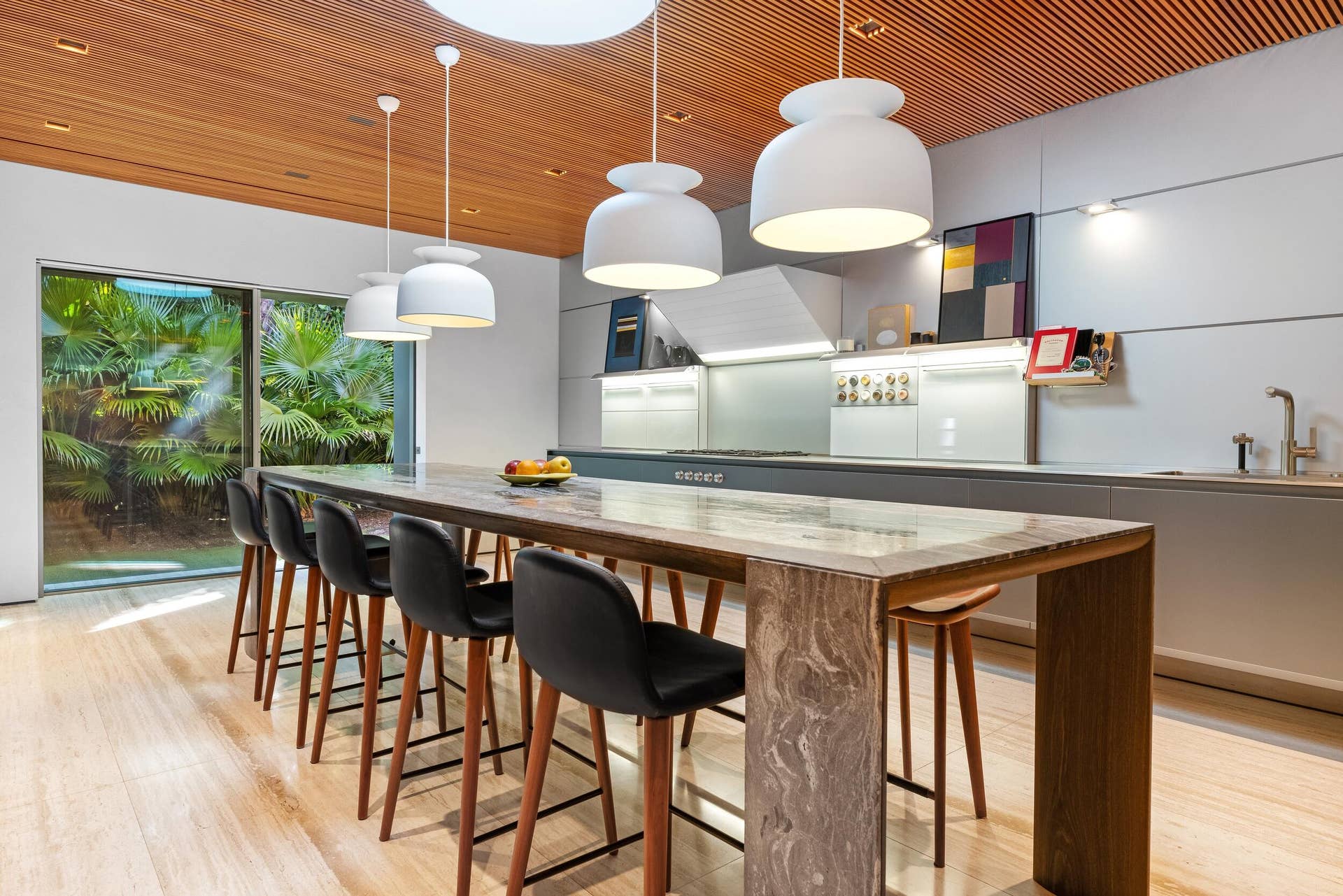 195 Via Marina, Palm Beach, FL 33480 Kitchen