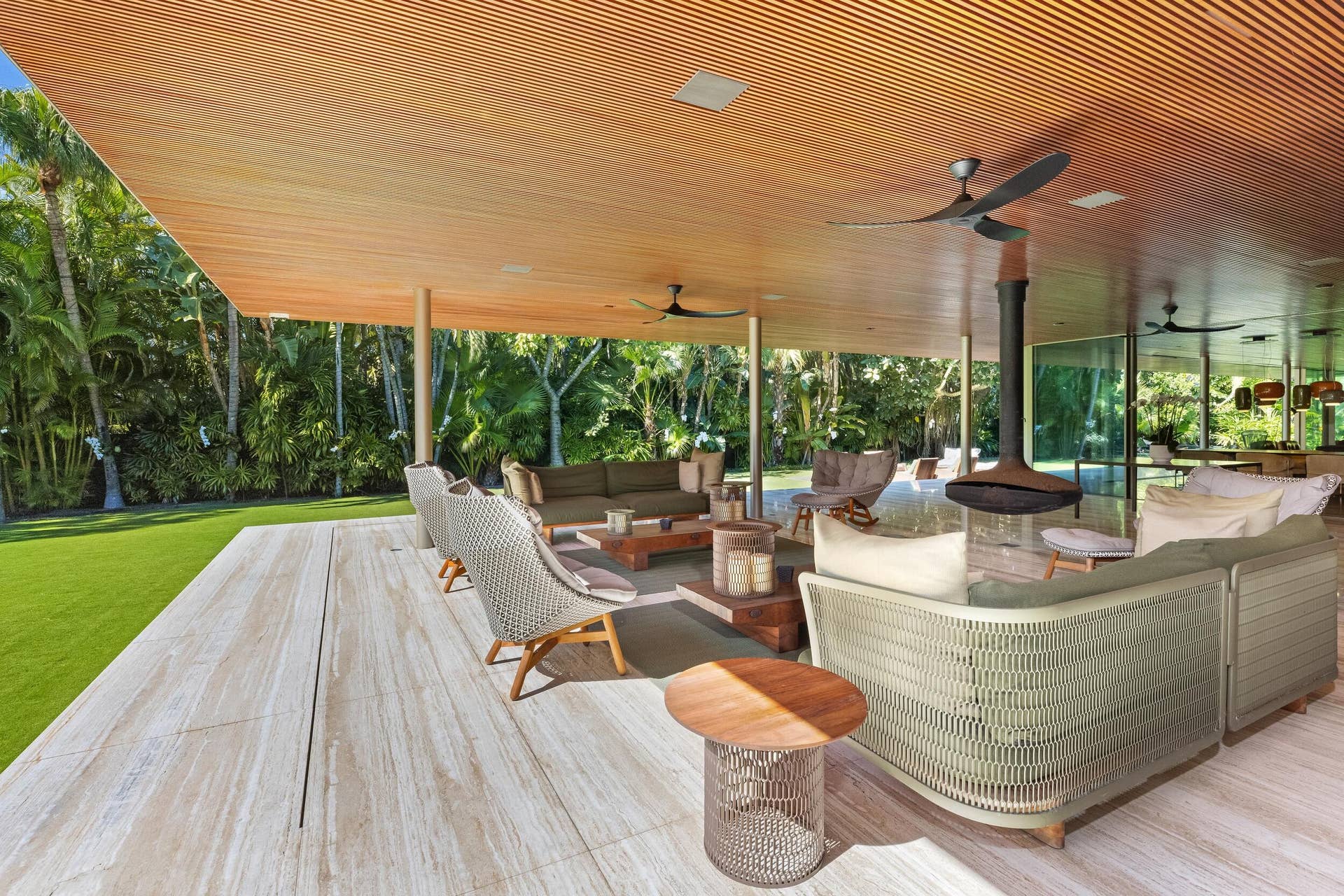 195 Via Marina, Palm Beach, FL 33480 Patio