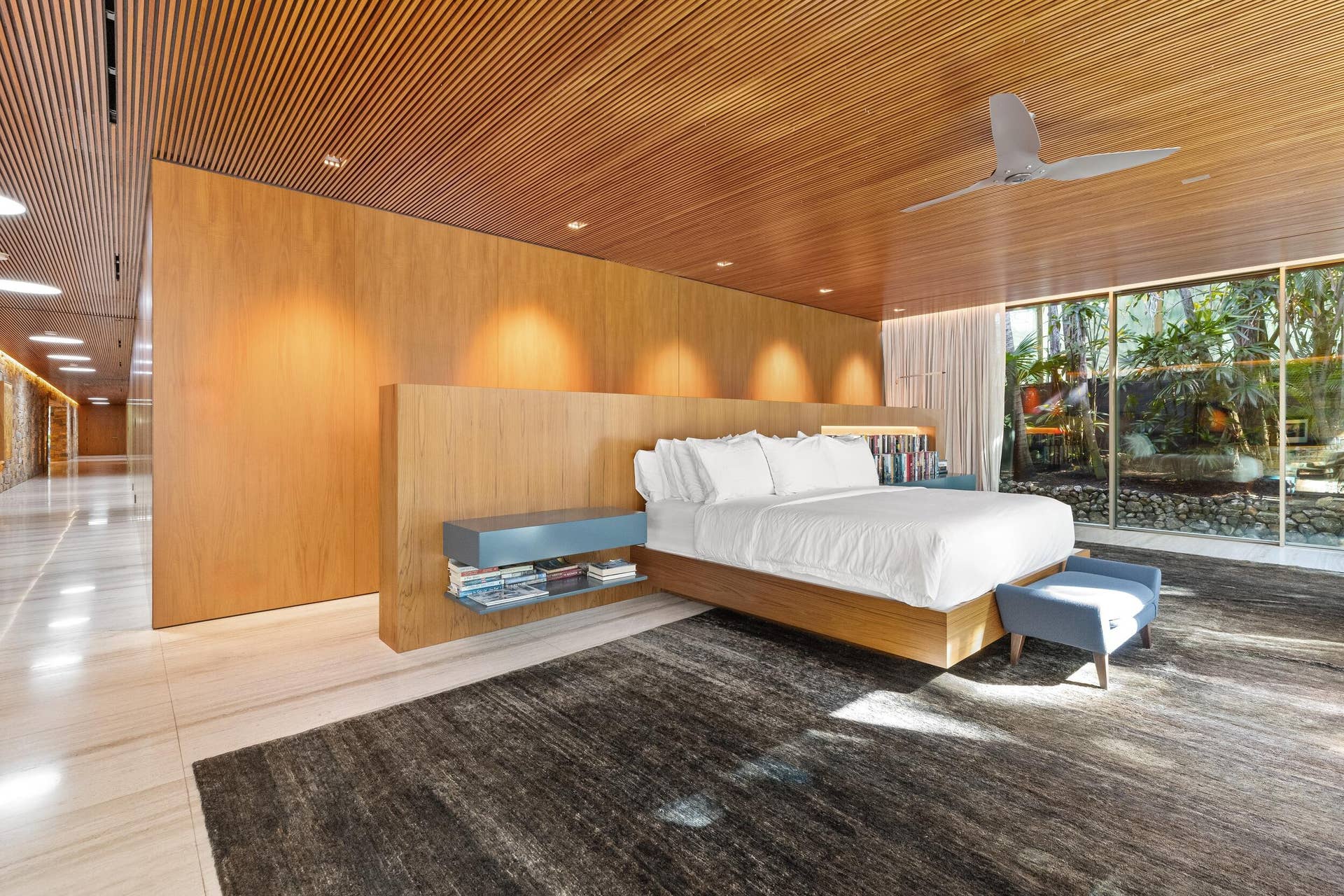 195 Via Marina, Palm Beach, FL 33480 Primary Suite