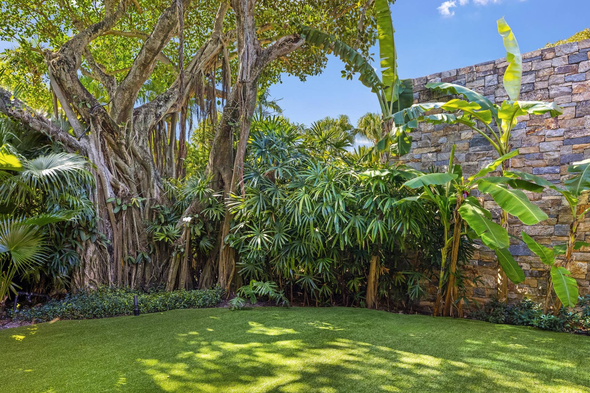 195 Via Marina, Palm Beach, FL 33480 Exterior
