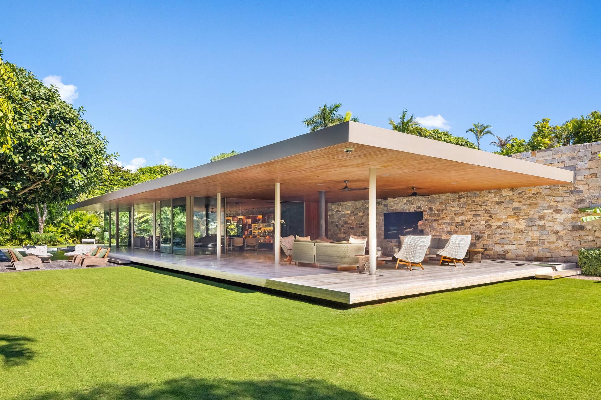 195 Via Marina, Palm Beach, FL 33480 Exterior
