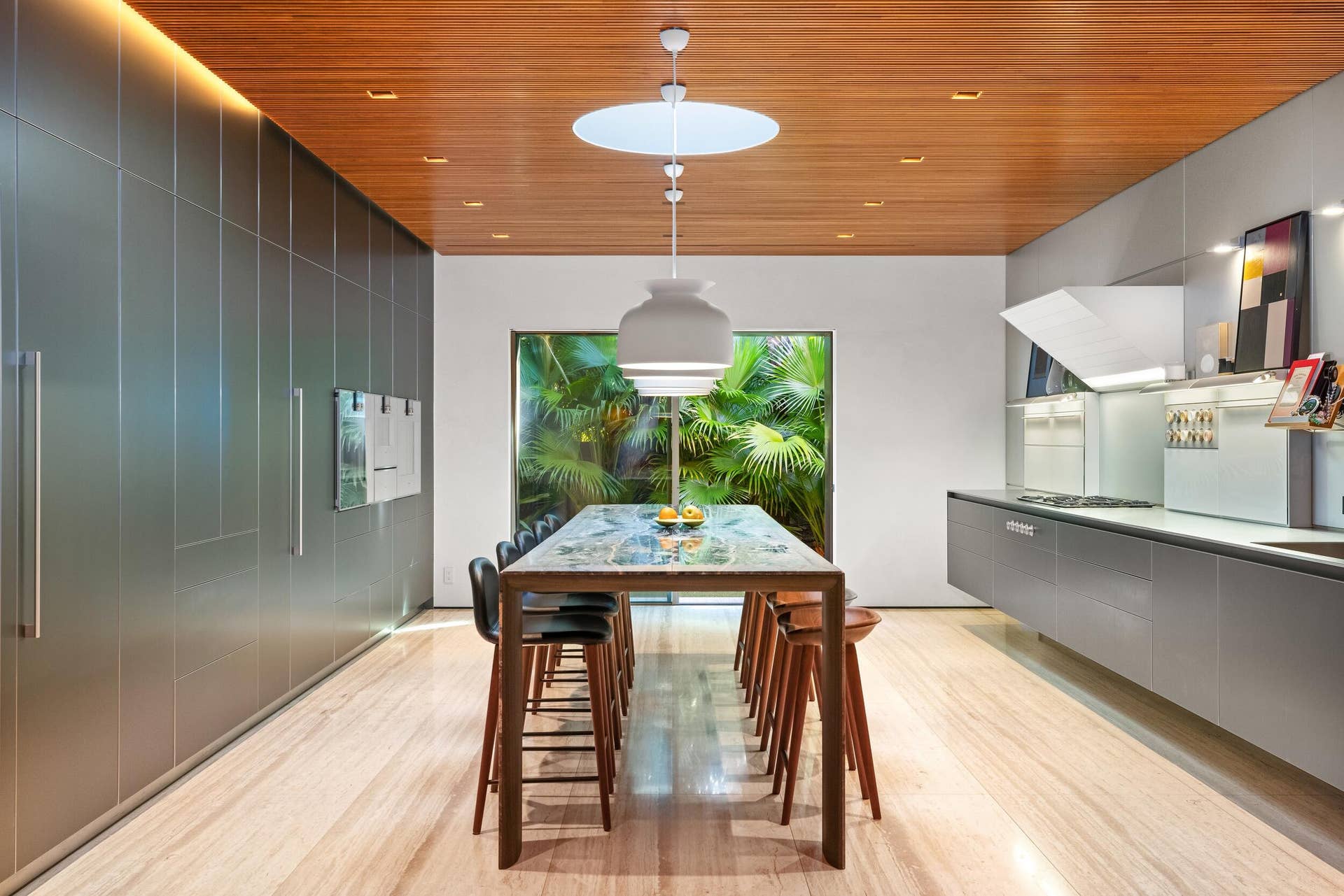 195 Via Marina, Palm Beach, FL 33480 Kitchen