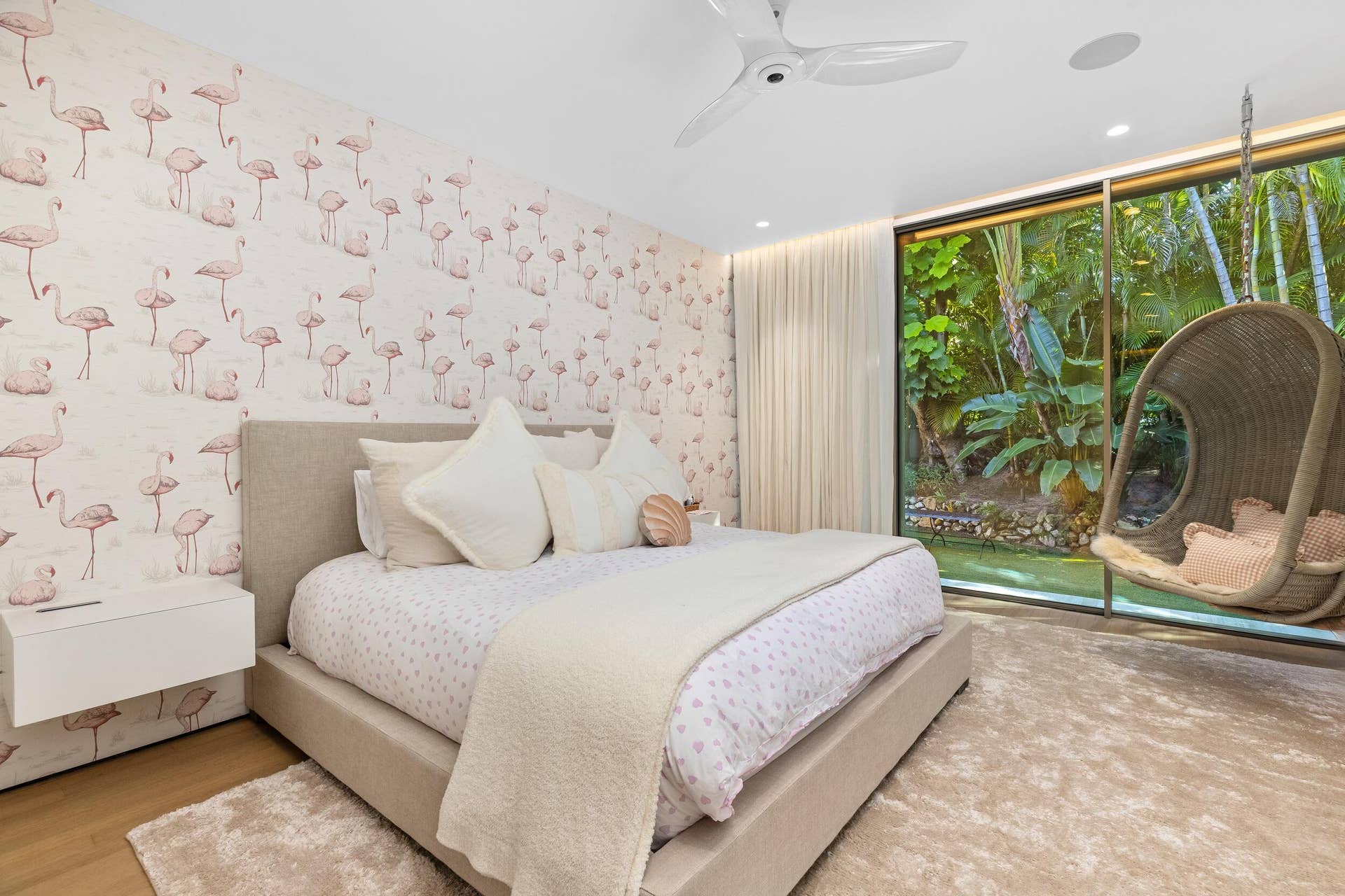 195 Via Marina, Palm Beach, FL 33480 Guest Bed