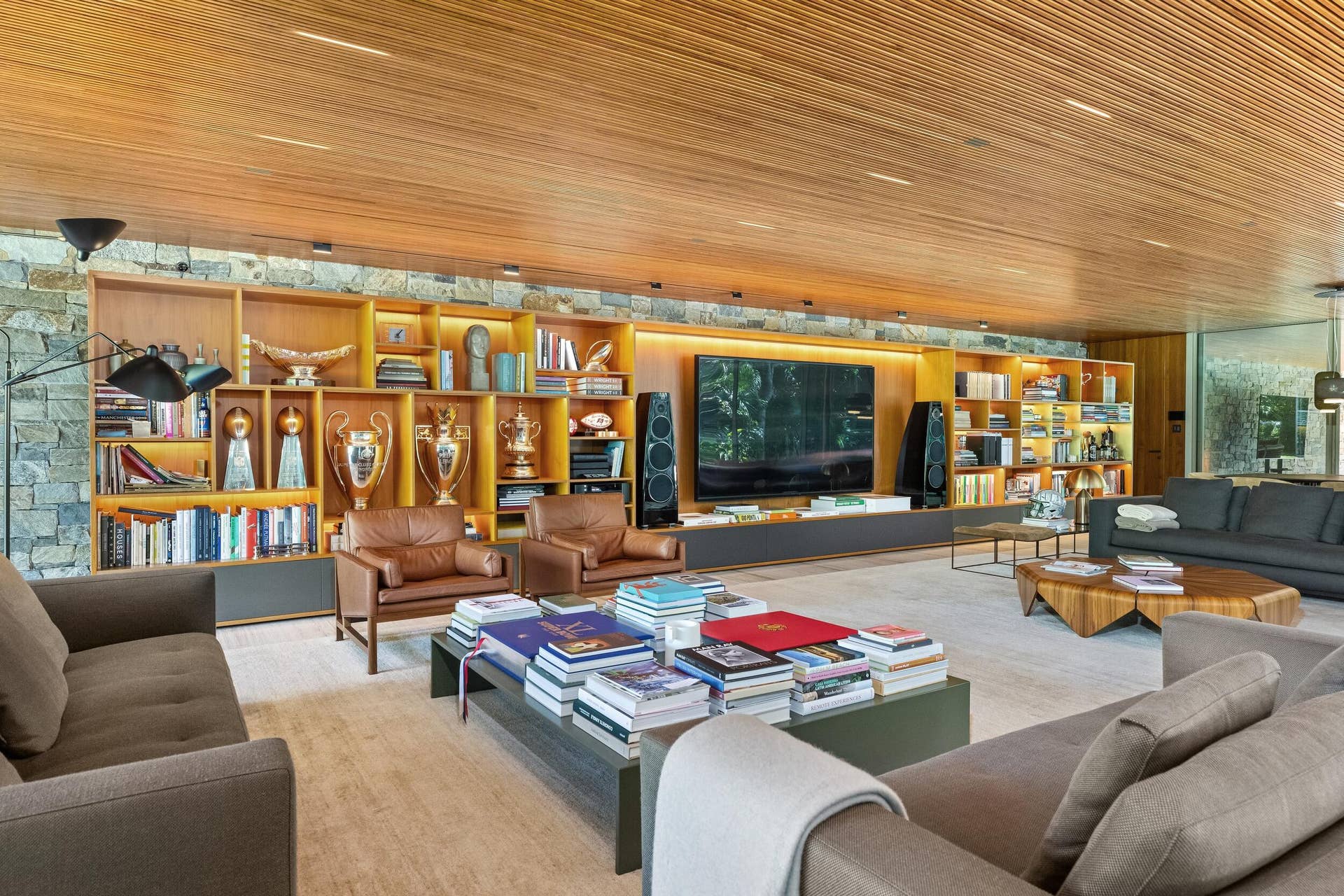 195 Via Marina, Palm Beach, FL 33480 Living Room