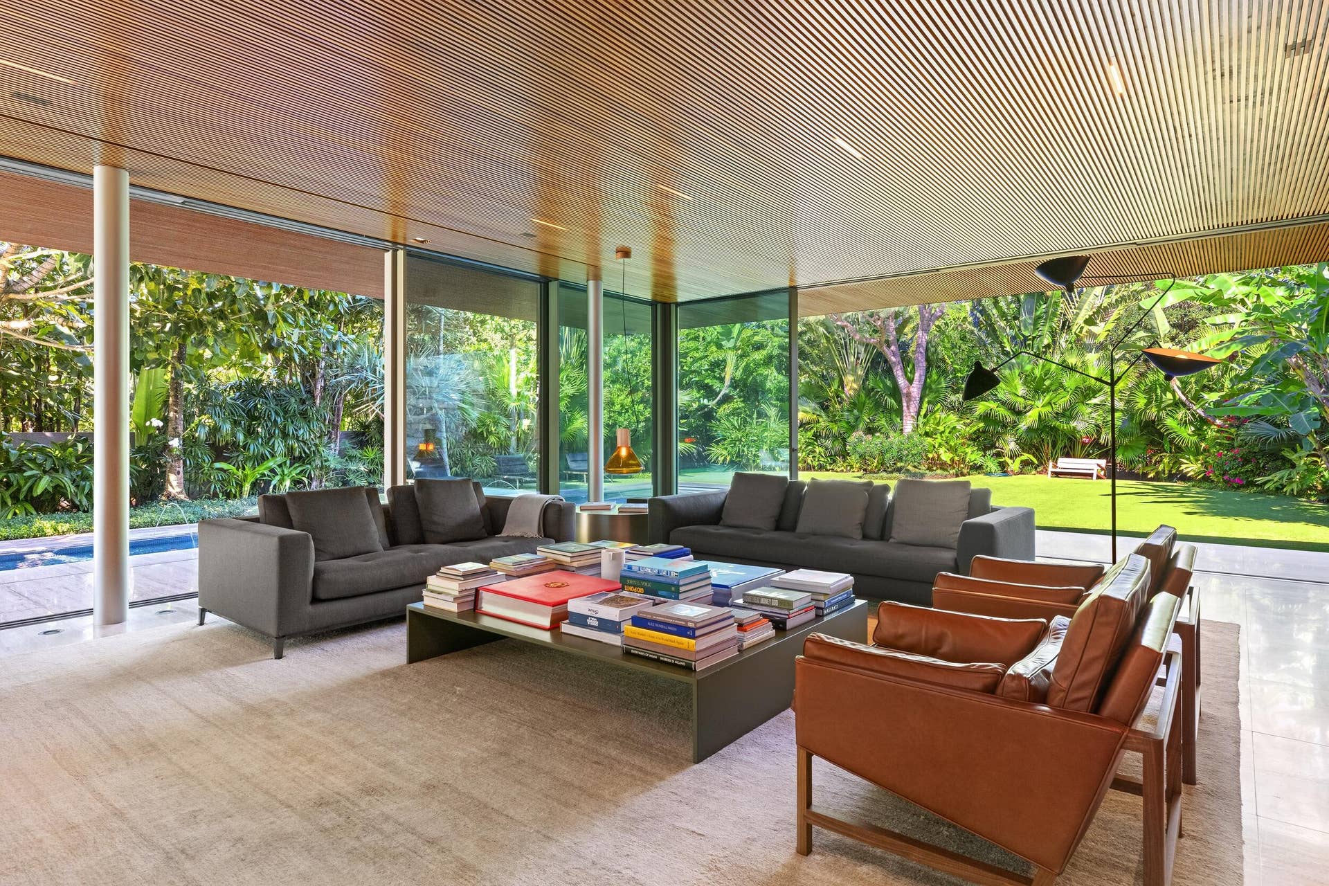 195 Via Marina, Palm Beach, FL 33480 Living Room
