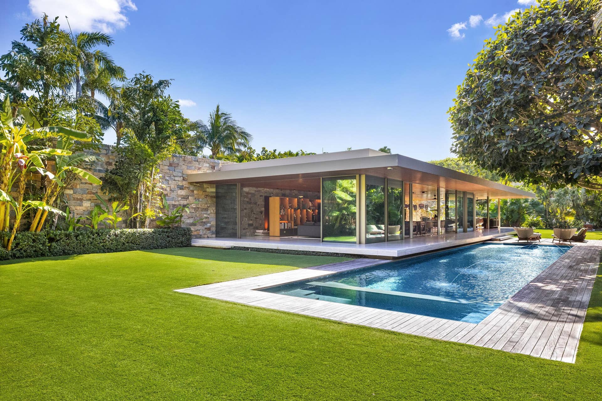195 Via Marina, Palm Beach, FL 33480 Exterior