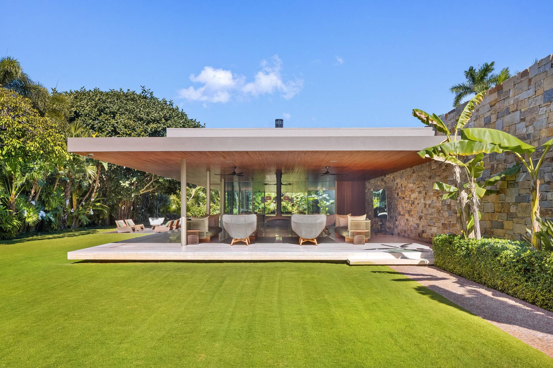 195 Via Marina, Palm Beach, FL 33480 Exterior