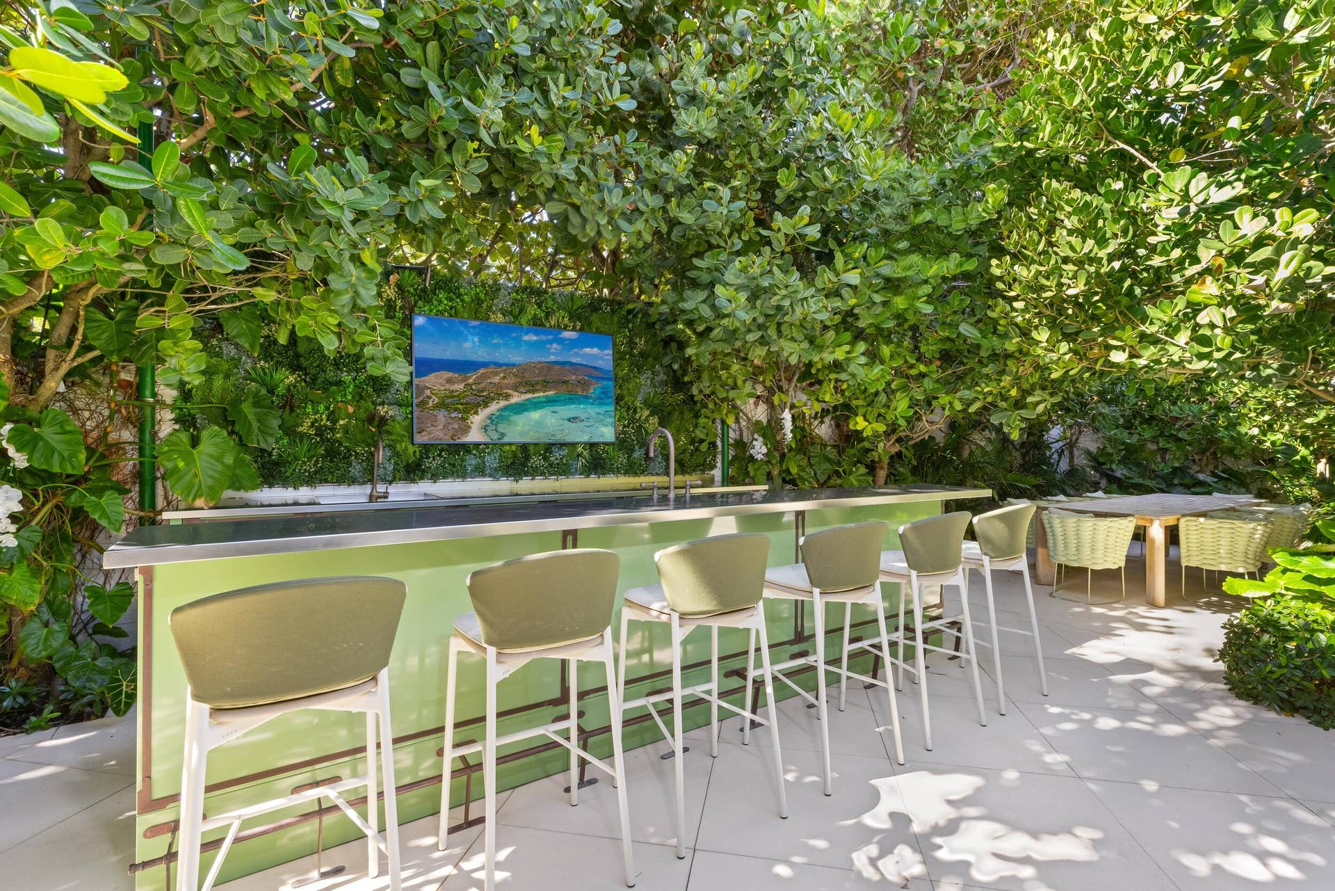 680 S Ocean Boulevard, Palm Beach, FL 33480 Patio 9