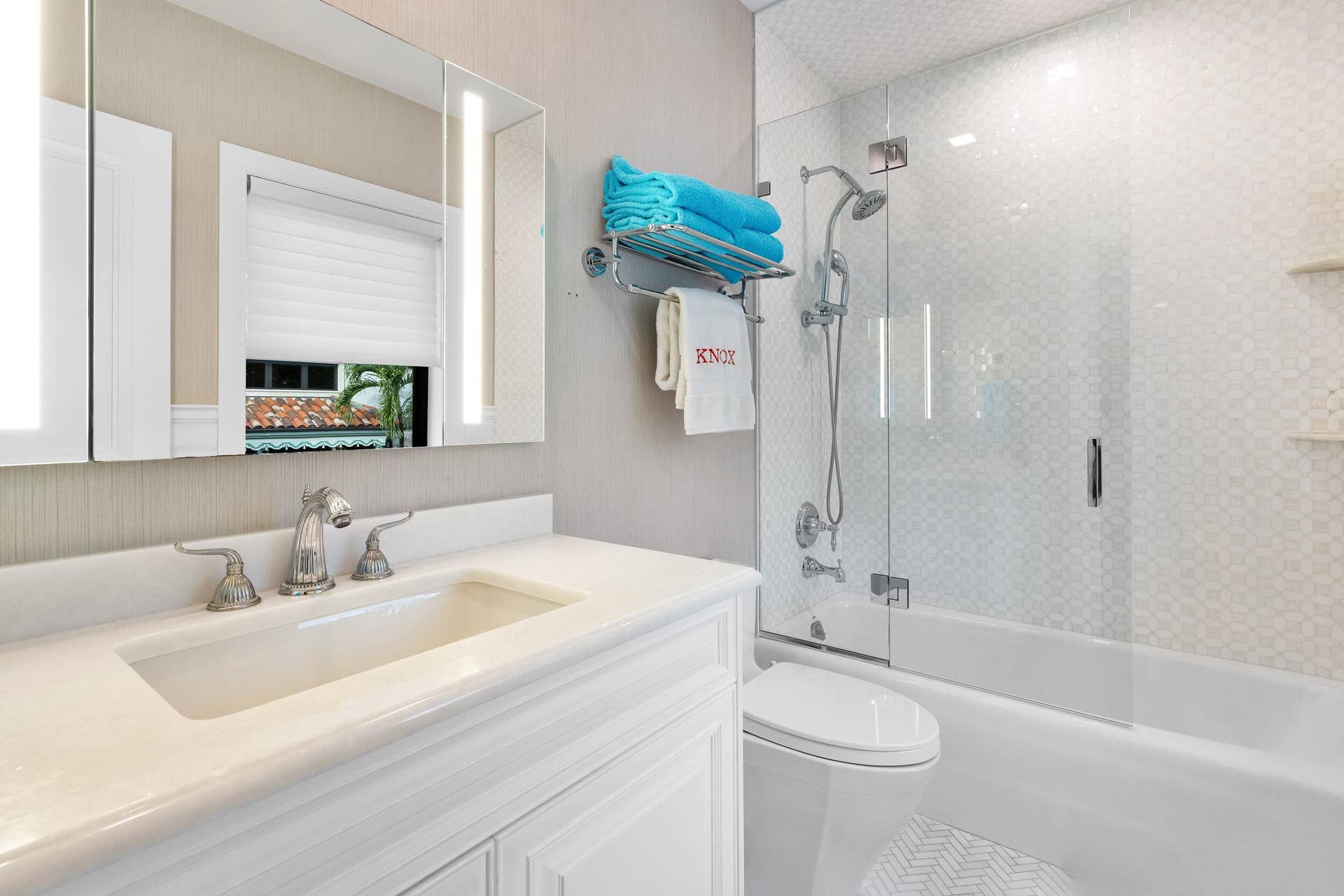 680 S Ocean Boulevard, Palm Beach, FL 33480 Guest bath 2