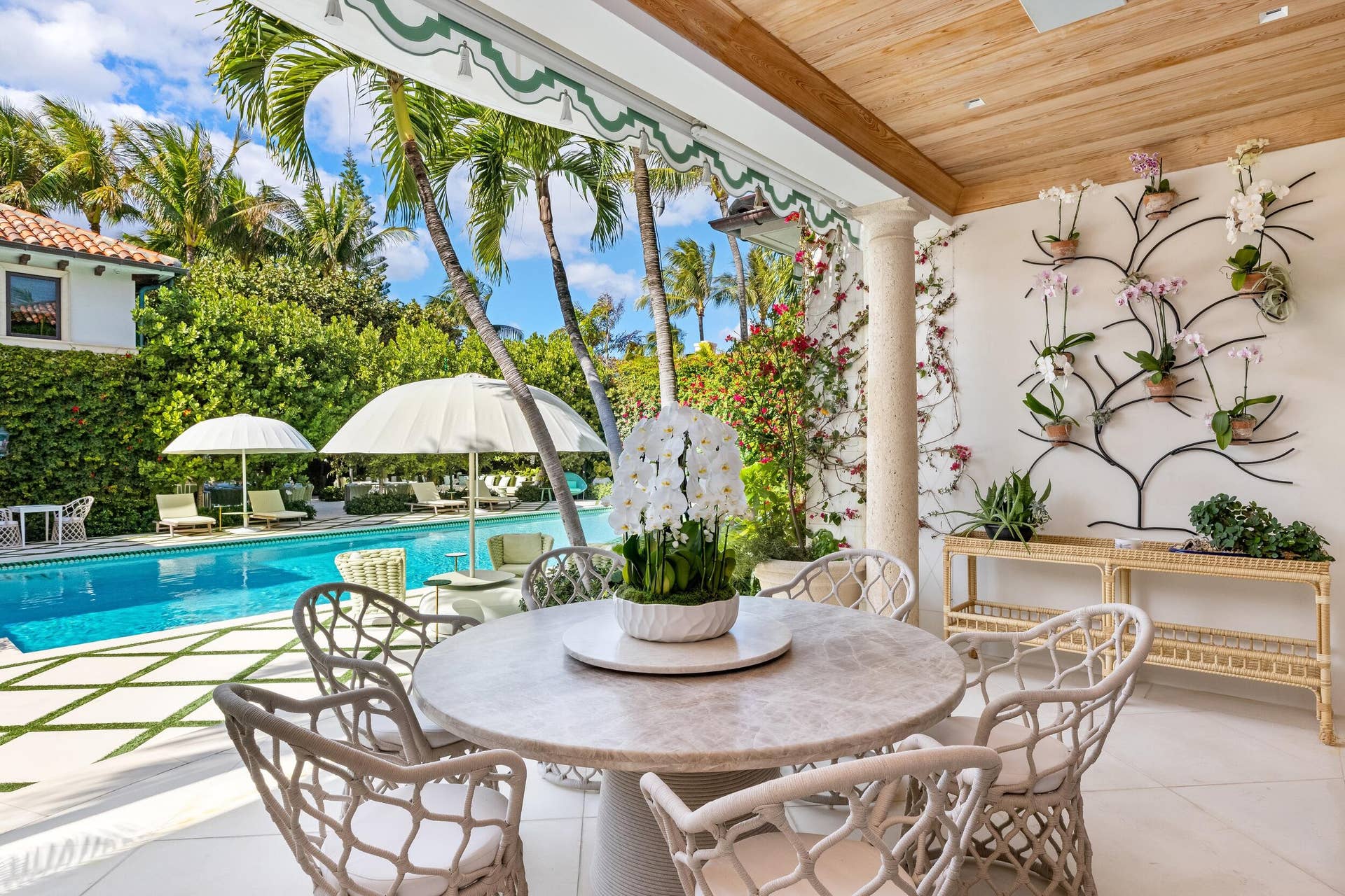 680 S Ocean Boulevard, Palm Beach, FL 33480 Patio 1