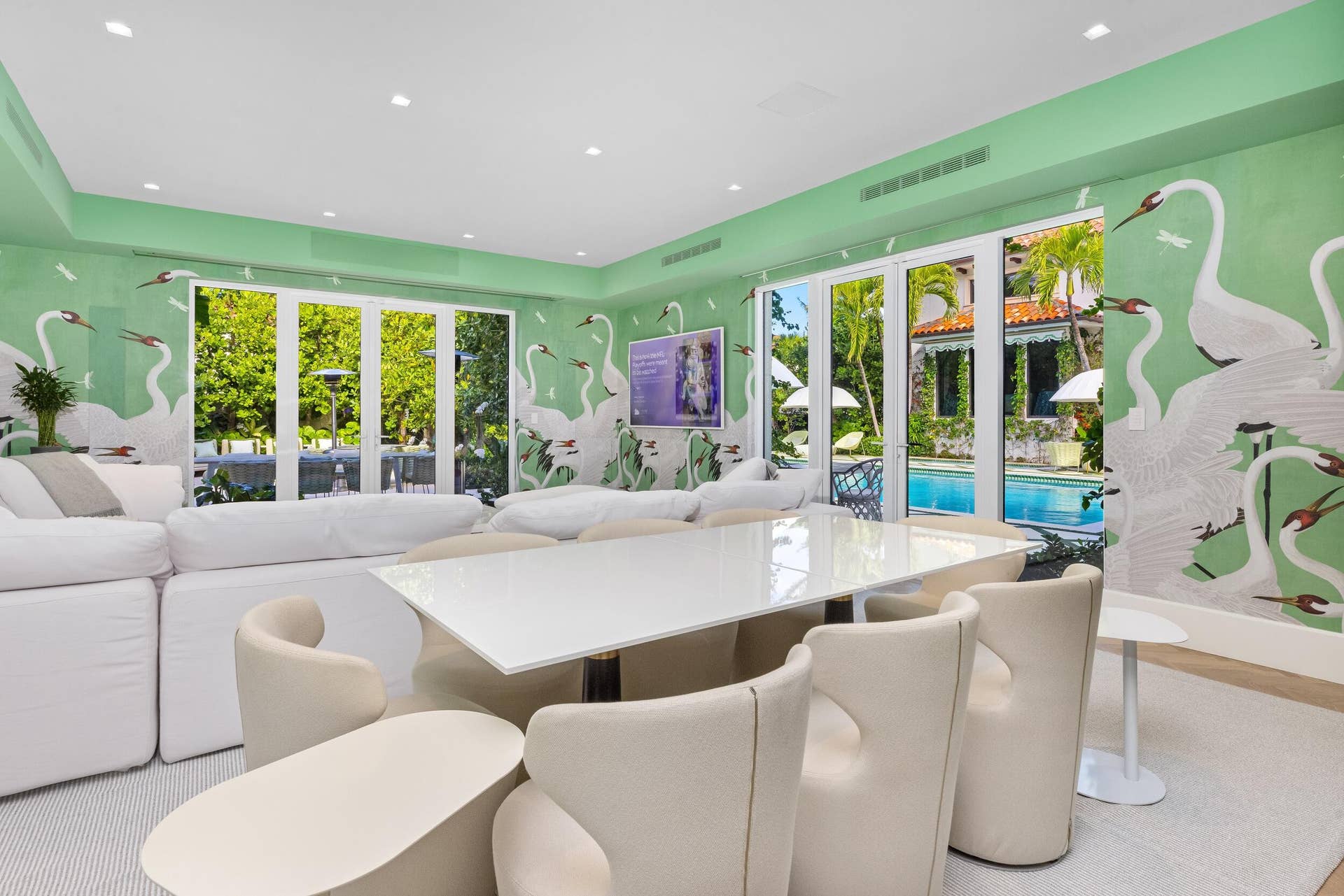 680 S Ocean Boulevard, Palm Beach, FL 33480 Lounge 4