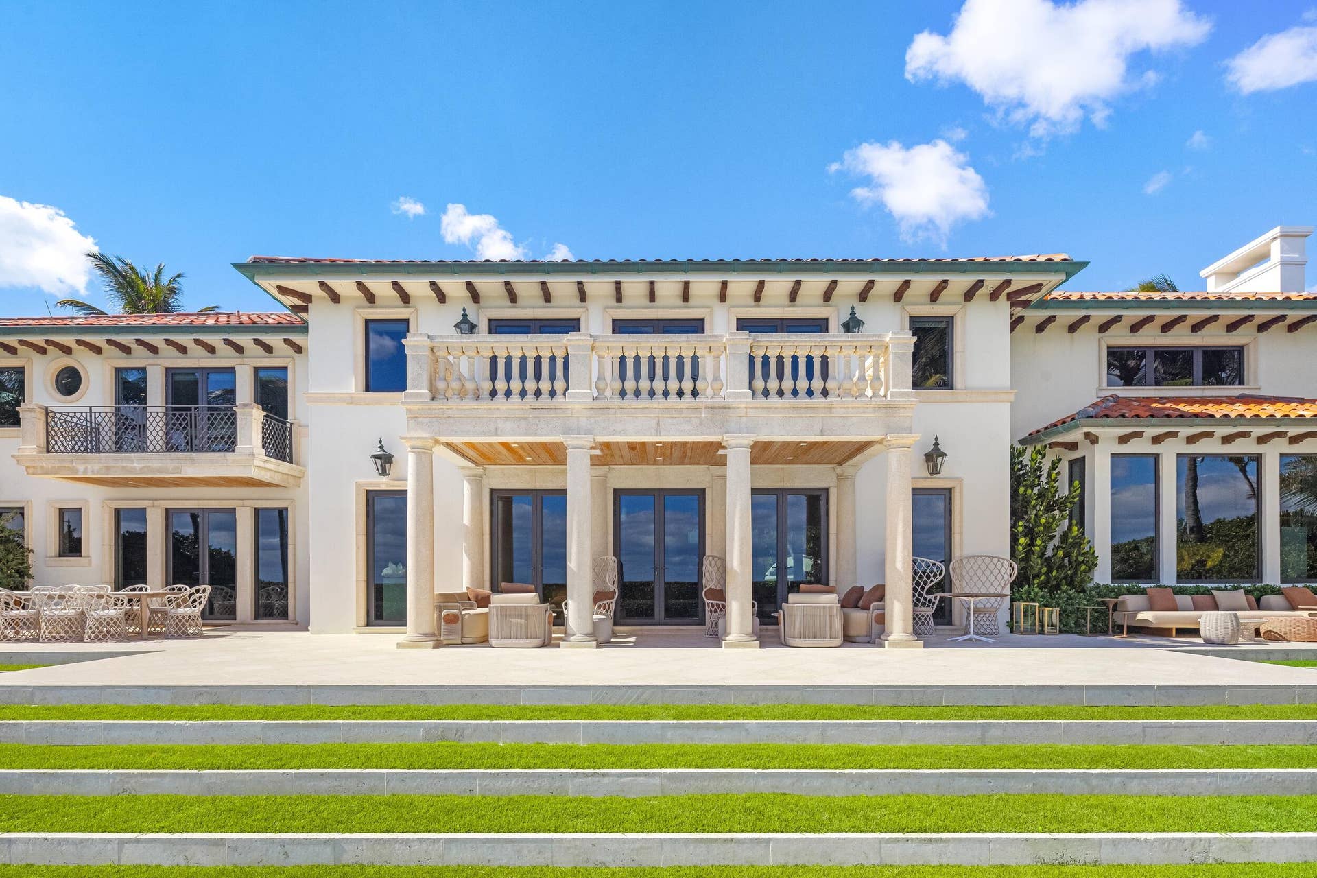 680 S Ocean Boulevard, Palm Beach, FL 33480 Front of House
