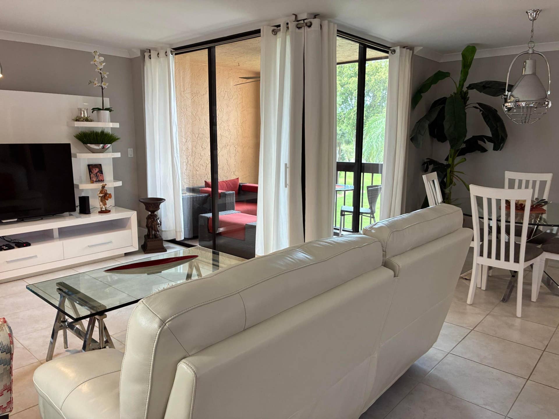 2455 Lindell Boulevard, #3304, Delray Beach, Delray Beach, FL 33444 3304 PHOTO LIVING ROOM