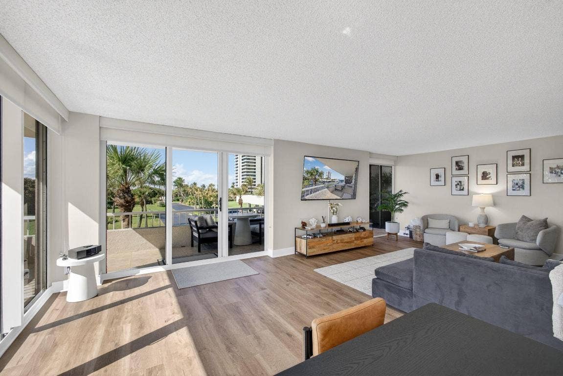 5510 N Ocean Drive, #2d, Singer Island, FL 33404
