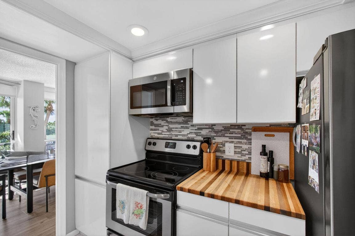 5510 N Ocean Drive, #2d, Singer Island, FL 33404
