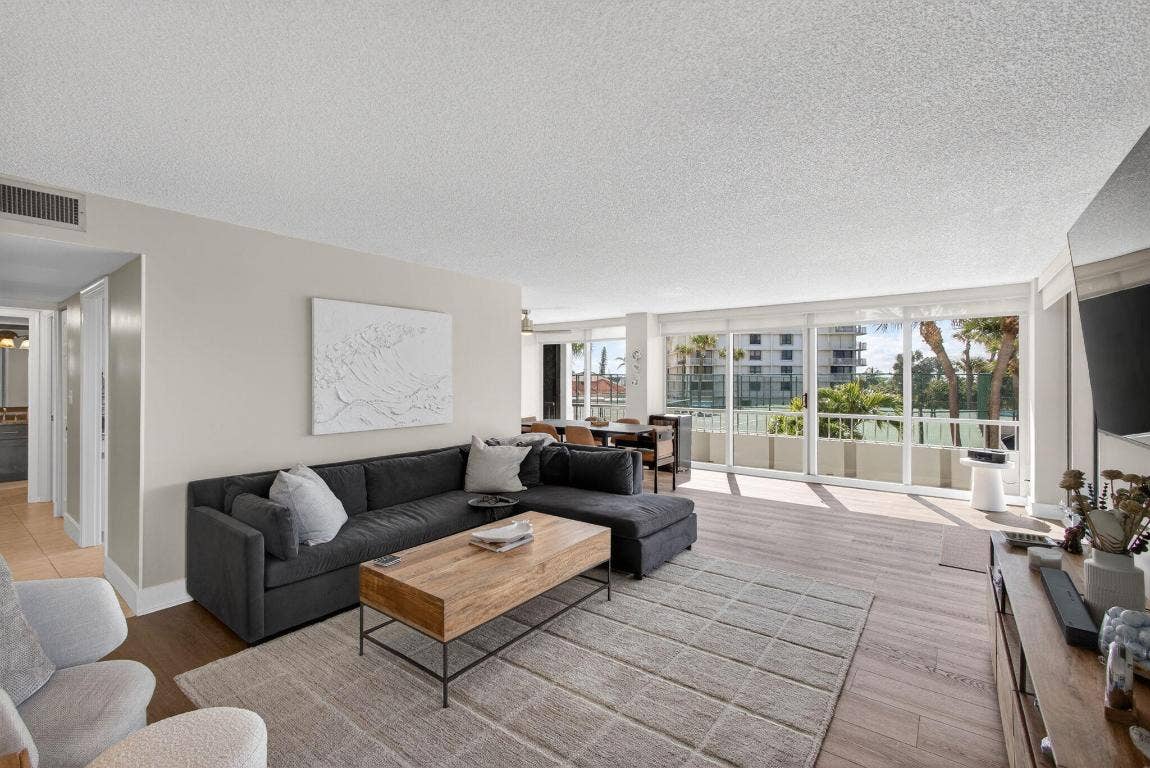 5510 N Ocean Drive, #2d, Singer Island, FL 33404
