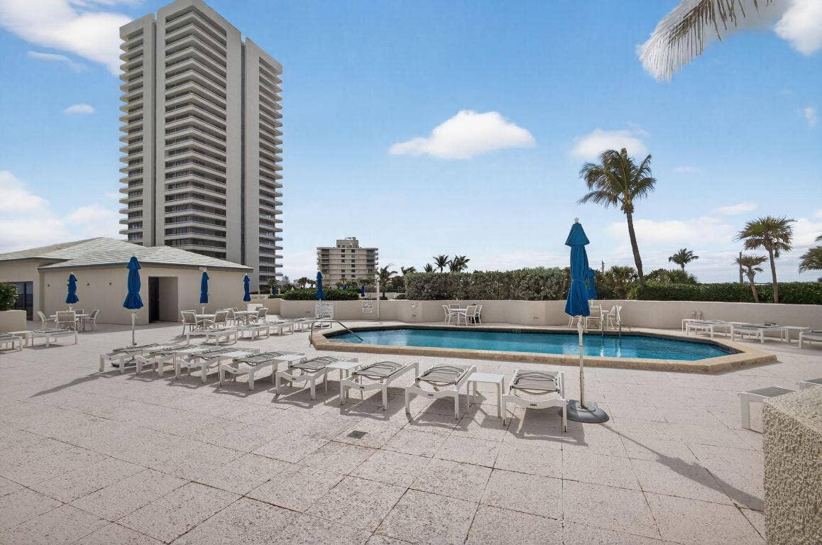 5510 N Ocean Drive, #2d, Singer Island, FL 33404