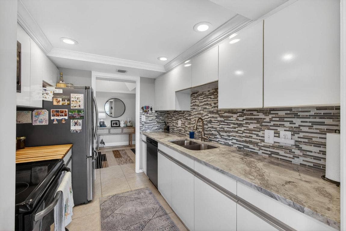 5510 N Ocean Drive, #2d, Singer Island, FL 33404