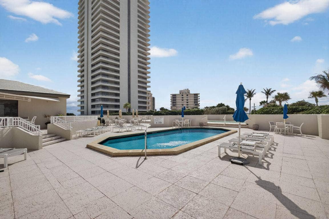 5510 N Ocean Drive, #2d, Singer Island, FL 33404