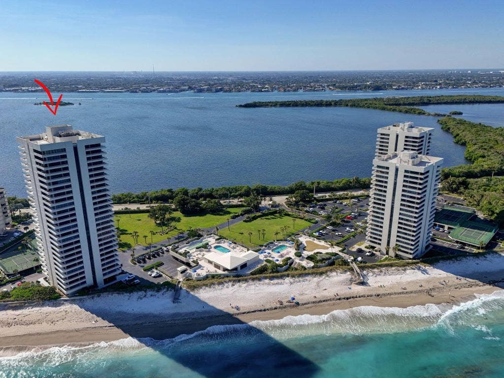 5510 N Ocean Drive, #2d, Singer Island, FL 33404