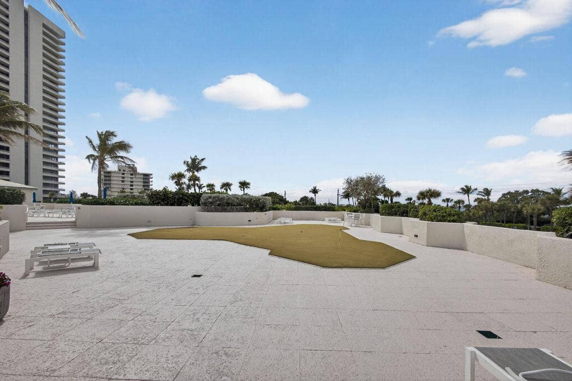 5510 N Ocean Drive, #2d, Singer Island, FL 33404