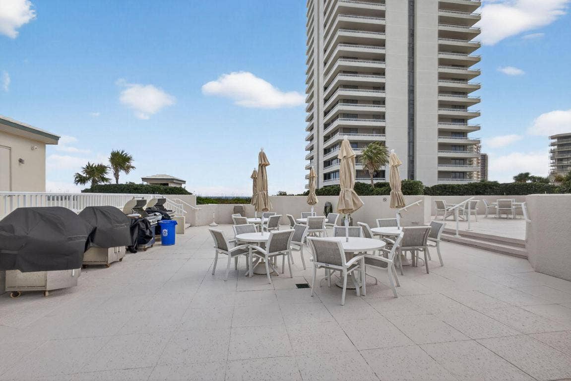 5510 N Ocean Drive, #2d, Singer Island, FL 33404