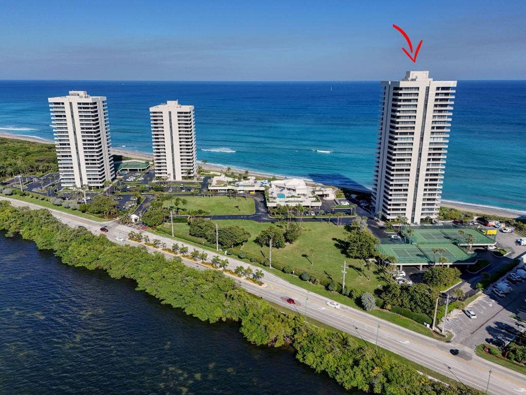 5510 N Ocean Drive, #2d, Singer Island, FL 33404