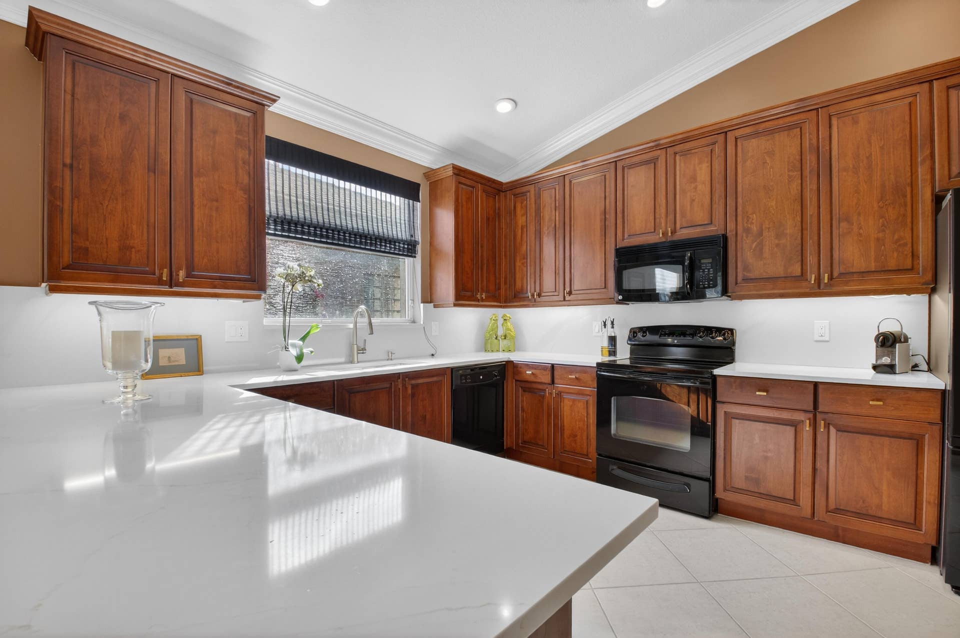 8197 Cavalli Way, Lake Worth, FL 33467 Kitchen