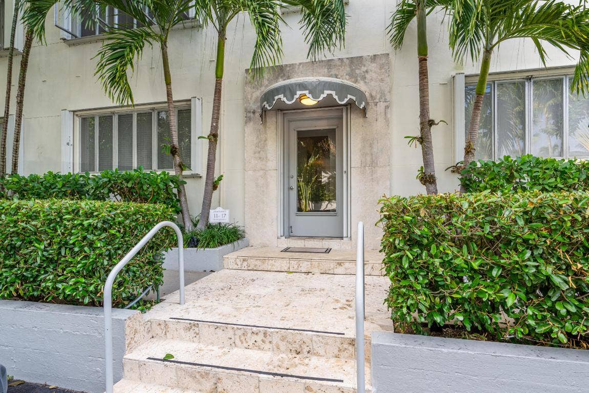 381 S Lake Drive, #16, Palm Beach, FL 33480
