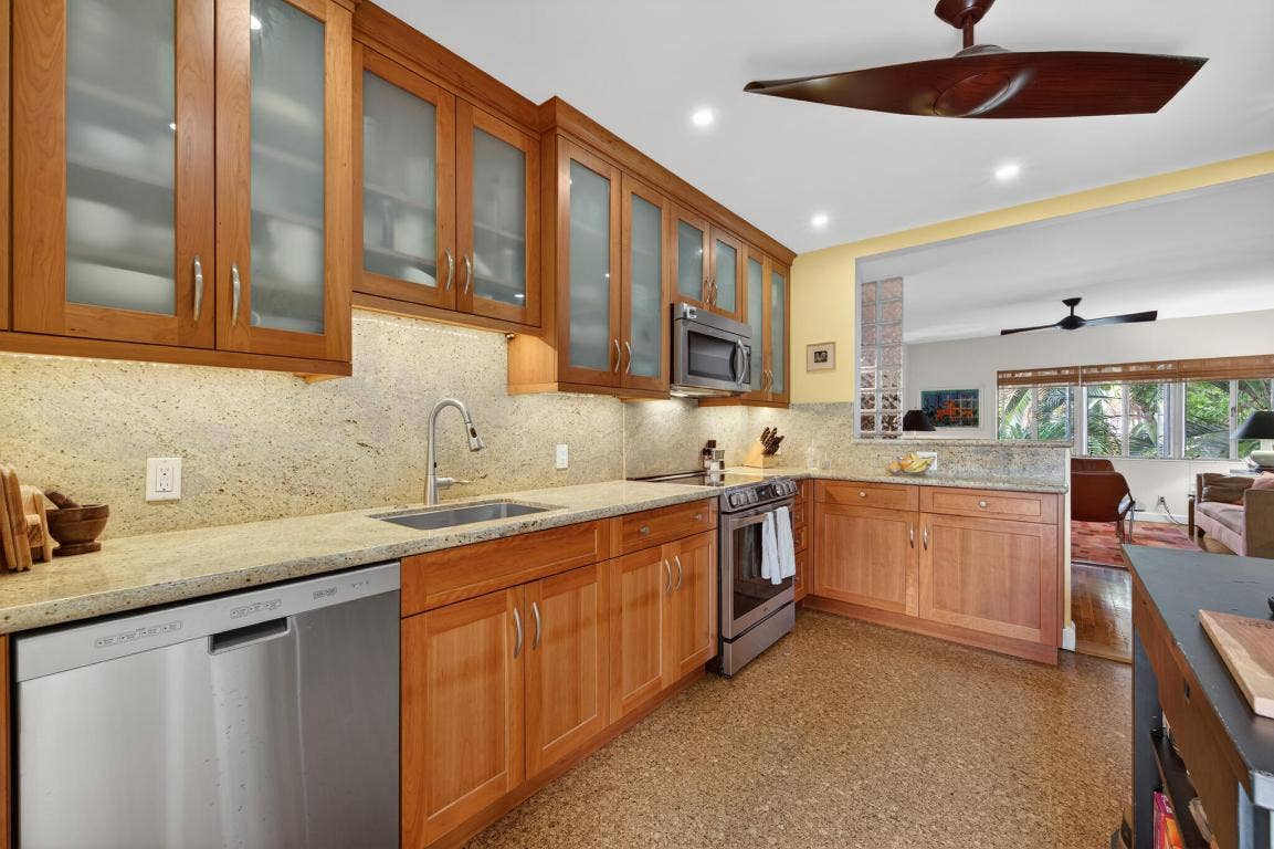 381 S Lake Drive, #16, Palm Beach, FL 33480