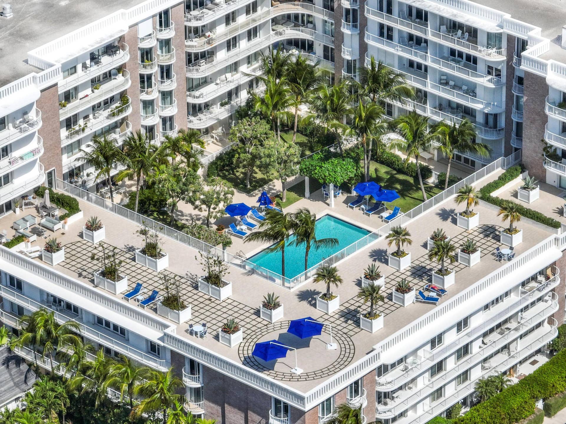 100 Worth Avenue, #308, Palm Beach, FL 33480 043-100WorthAvenue-PalmBeach-FL-33480-FU