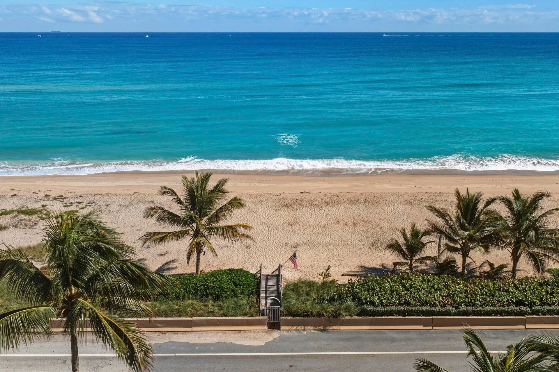 127 Ocean View Road, Palm Beach, FL 33480 DJI_20260116120352_0082_D_with_grass