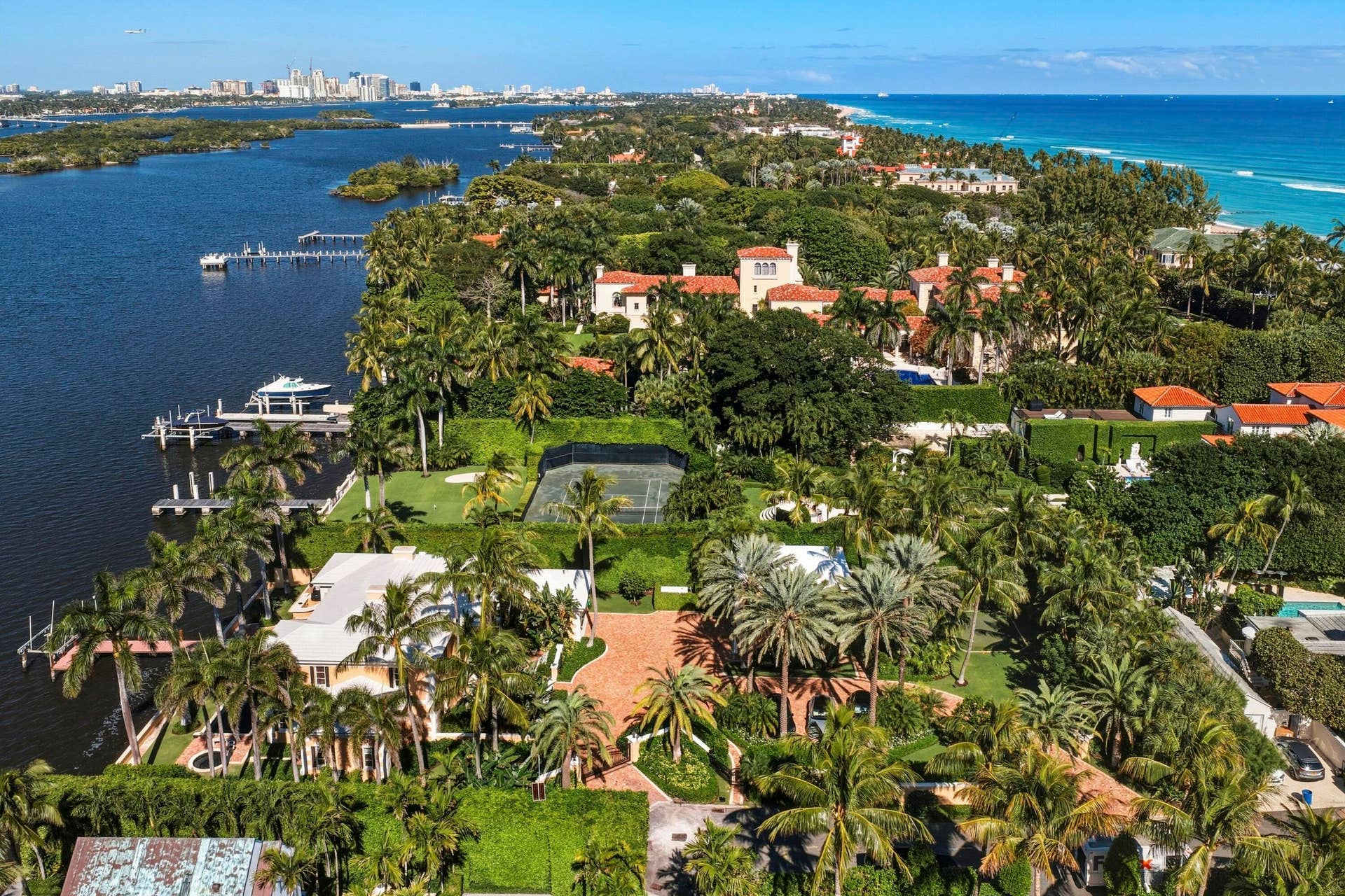 127 Ocean View Road, Palm Beach, FL 33480 DJI_20260116120152_0067_D_with_grass
