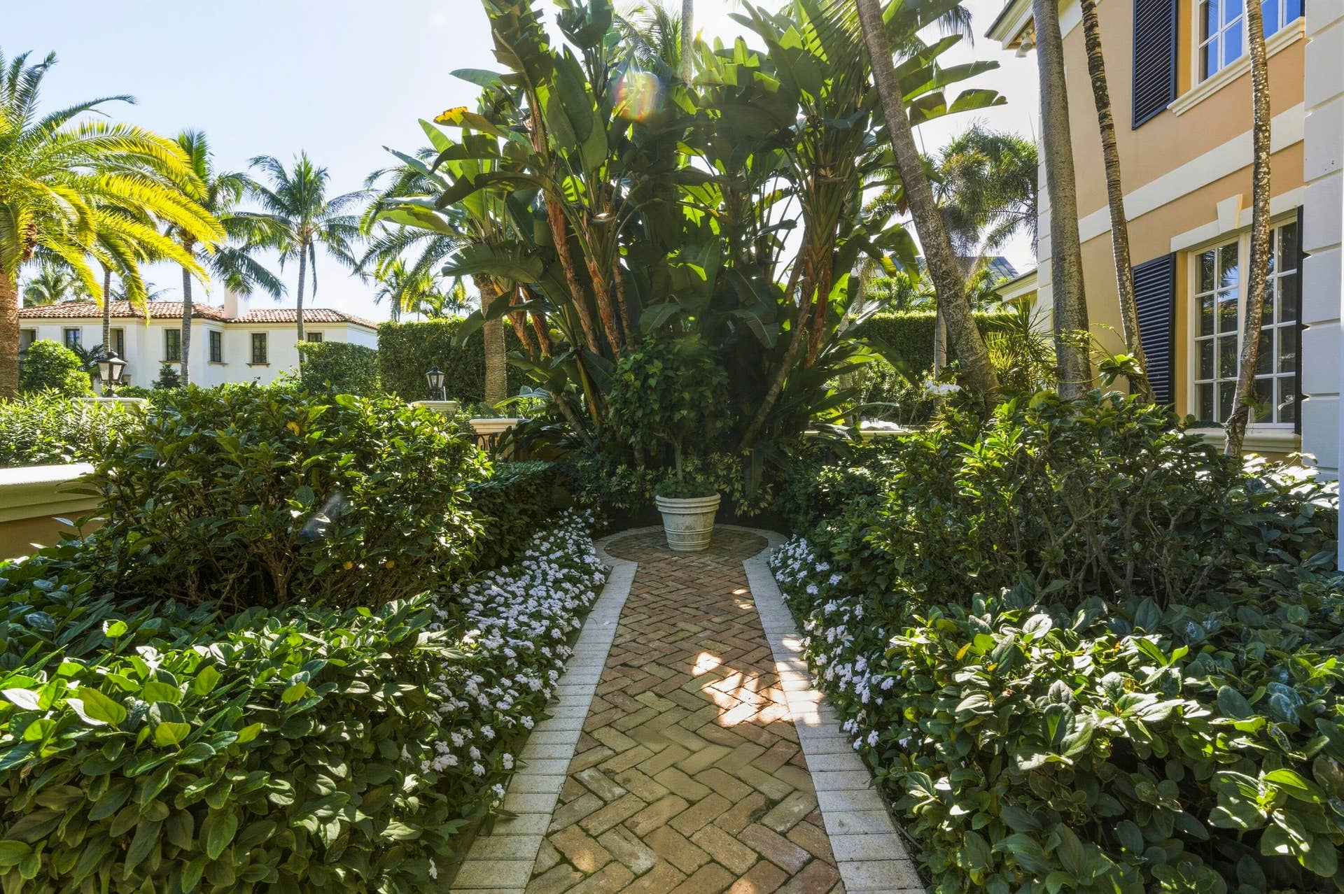 127 Ocean View Road, Palm Beach, FL 33480 _DSC1152_with_grass