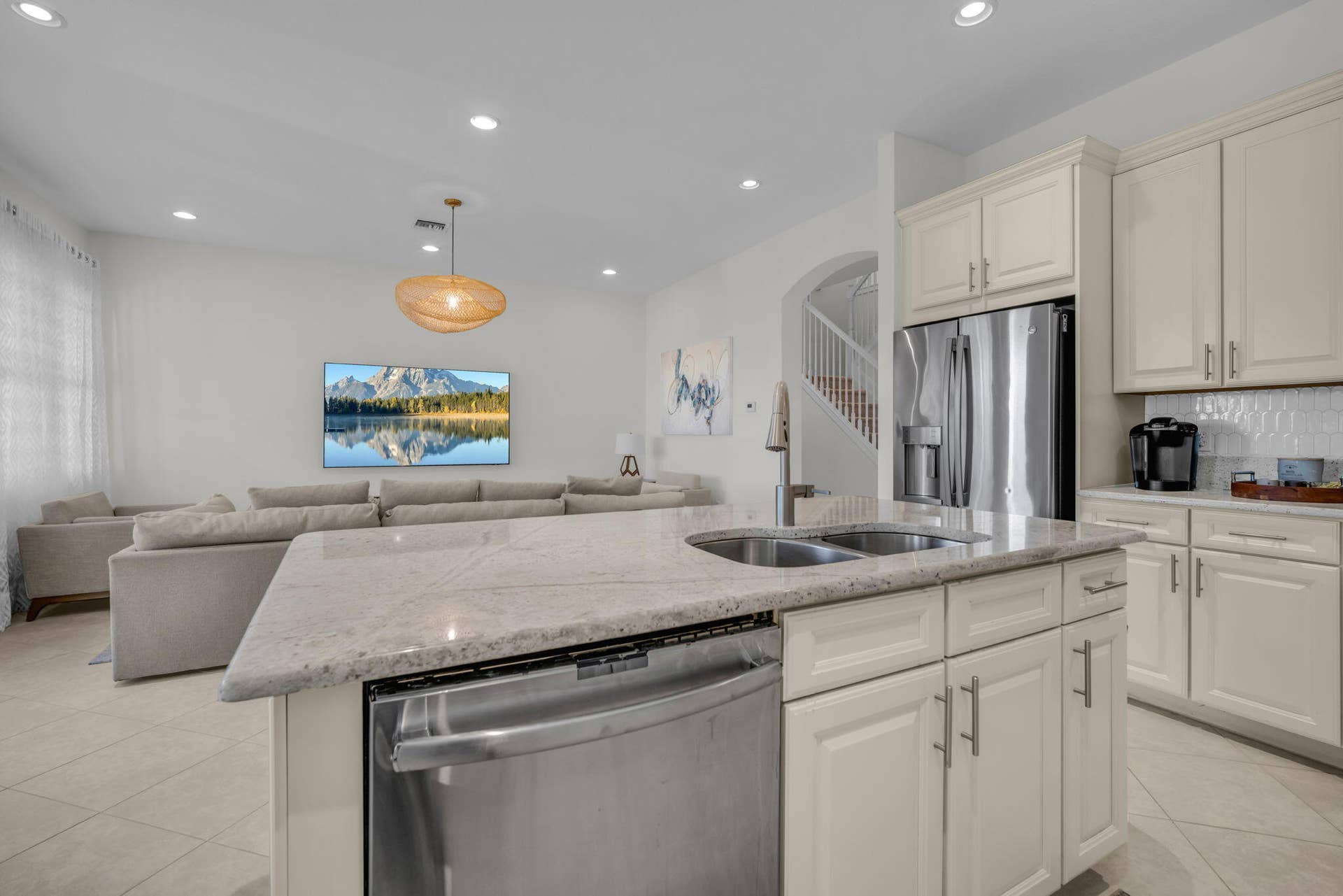 8620 Waterside Court, Parkland, FL 33076 Open-Concept Kitchen