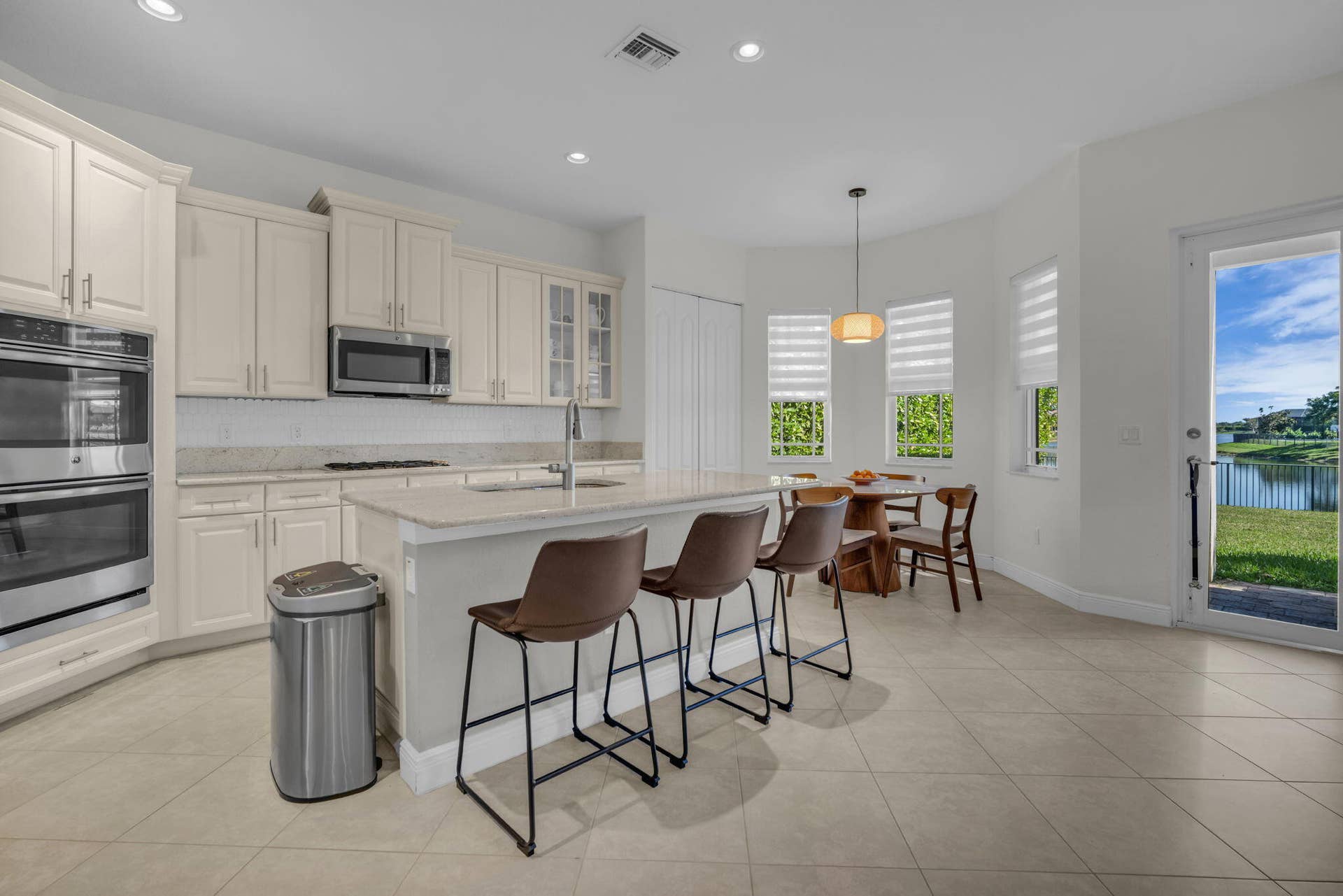 8620 Waterside Court, Parkland, FL 33076 Kitchen&Breakfast Area