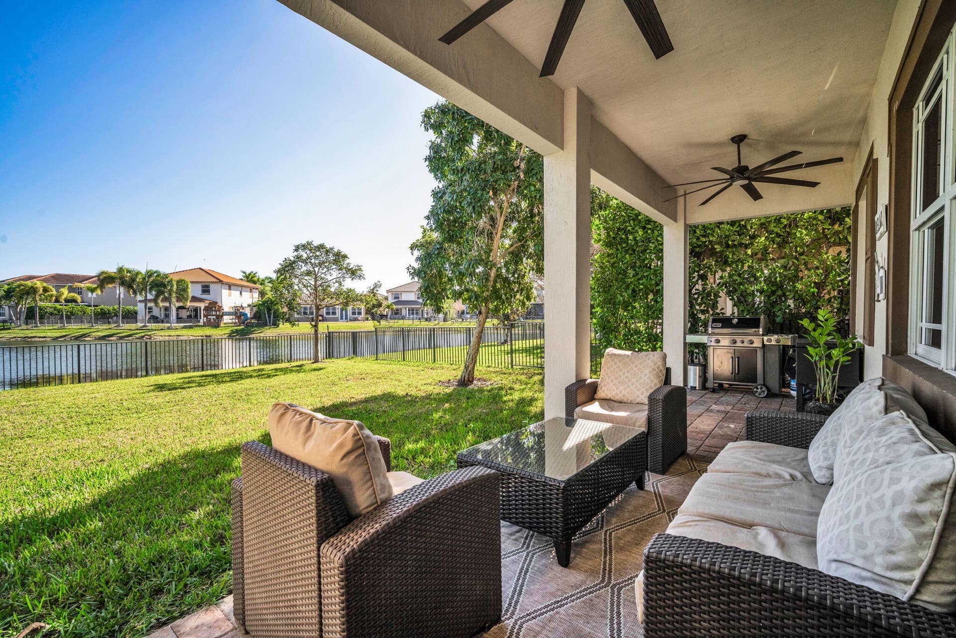 8620 Waterside Court, Parkland, FL 33076 Outdoor Seating Area