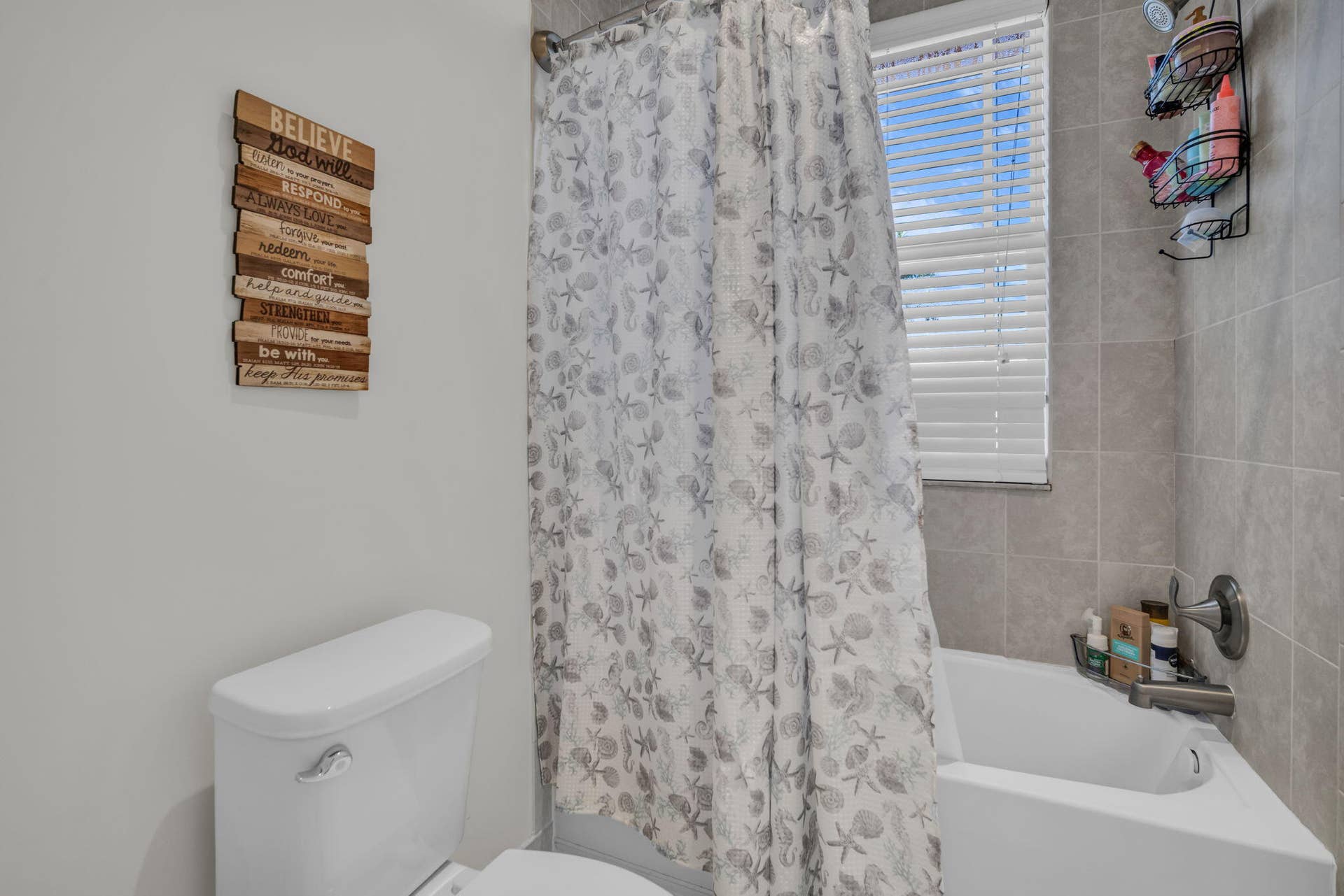 8620 Waterside Court, Parkland, FL 33076 Bathroom Tub:Shower Combo