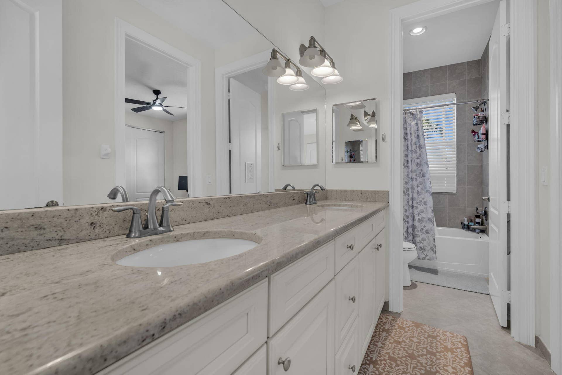 8620 Waterside Court, Parkland, FL 33076 Jack and Jill Bathroom - Double Vanity